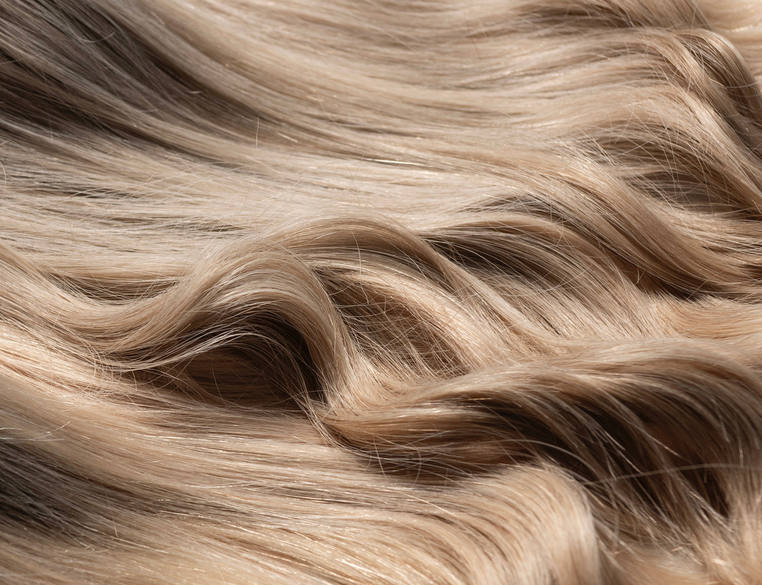 10 Celebrities Who Wear Wigs