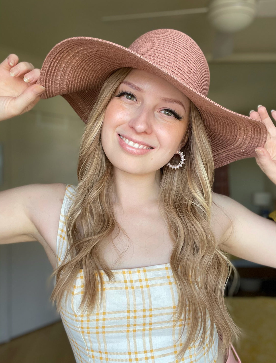 Wearing Toppers and Wigs in Summer âď¸