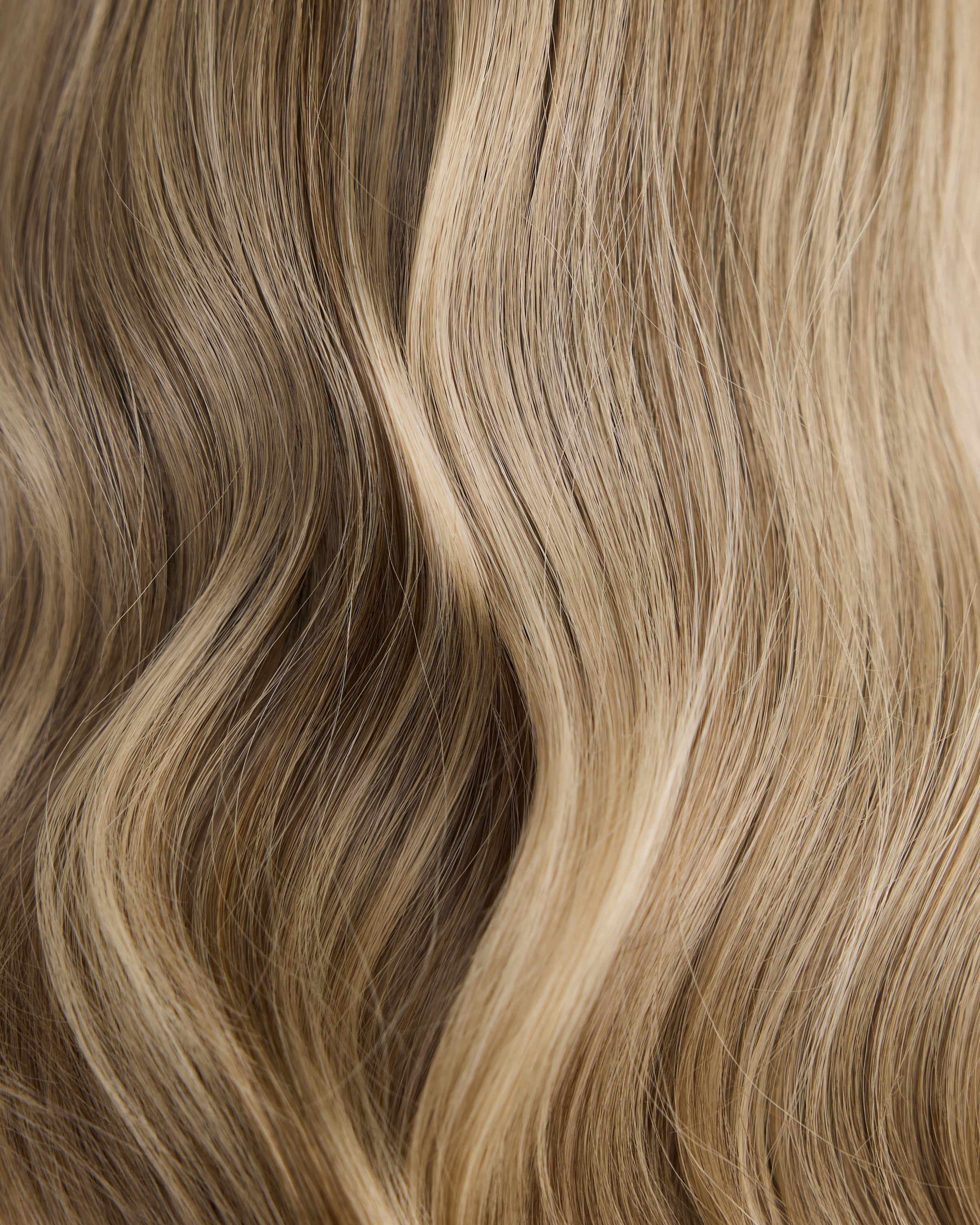 Beige Blonde - Medium / 20 inch // Exclusive Lace Wig