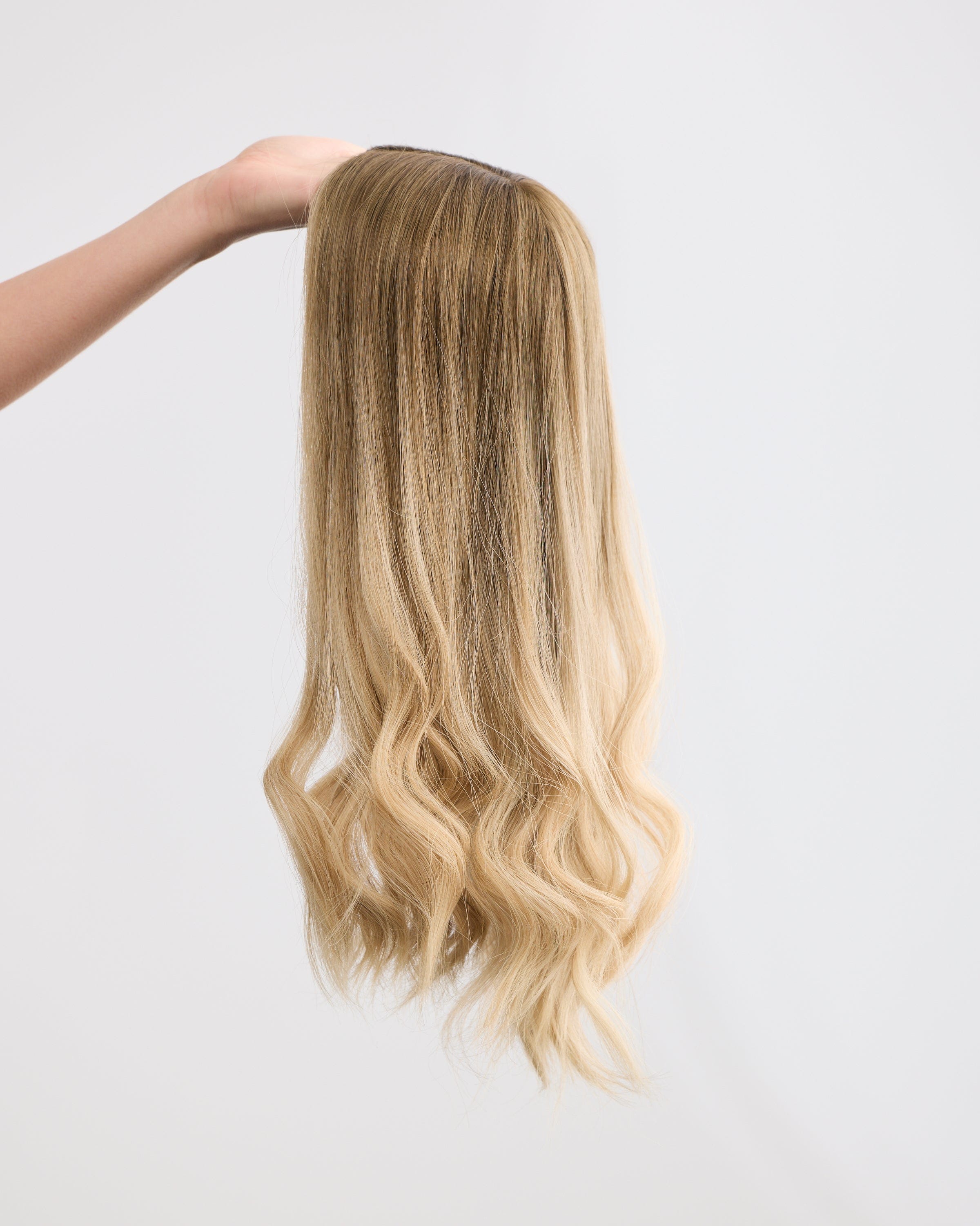 CHAMPAGNE BLONDE // SILK TOPPER