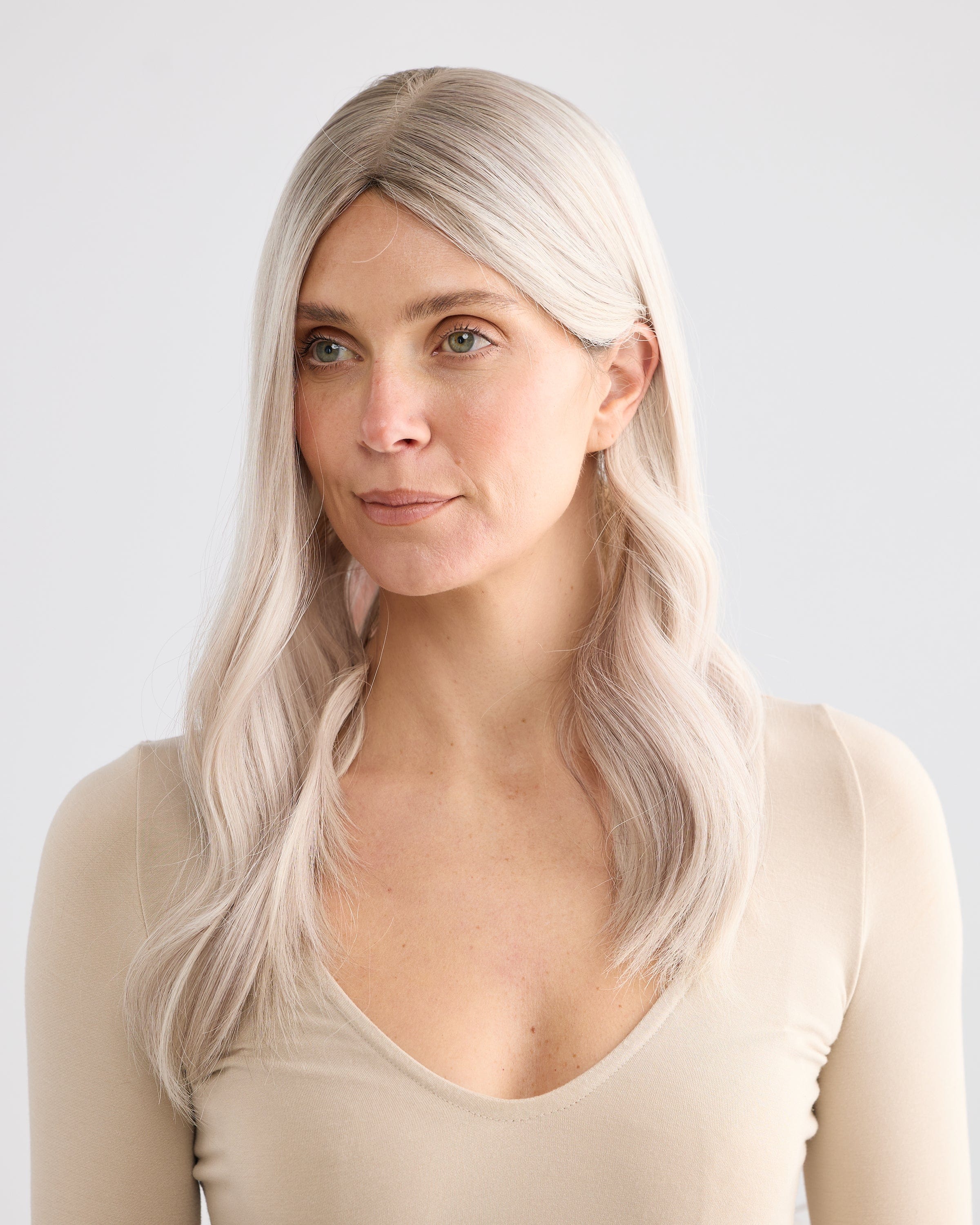 DIMENSIONAL SMOKEY SILVER // SILK TOPPER // 18 INCHES // 8x8 CAP