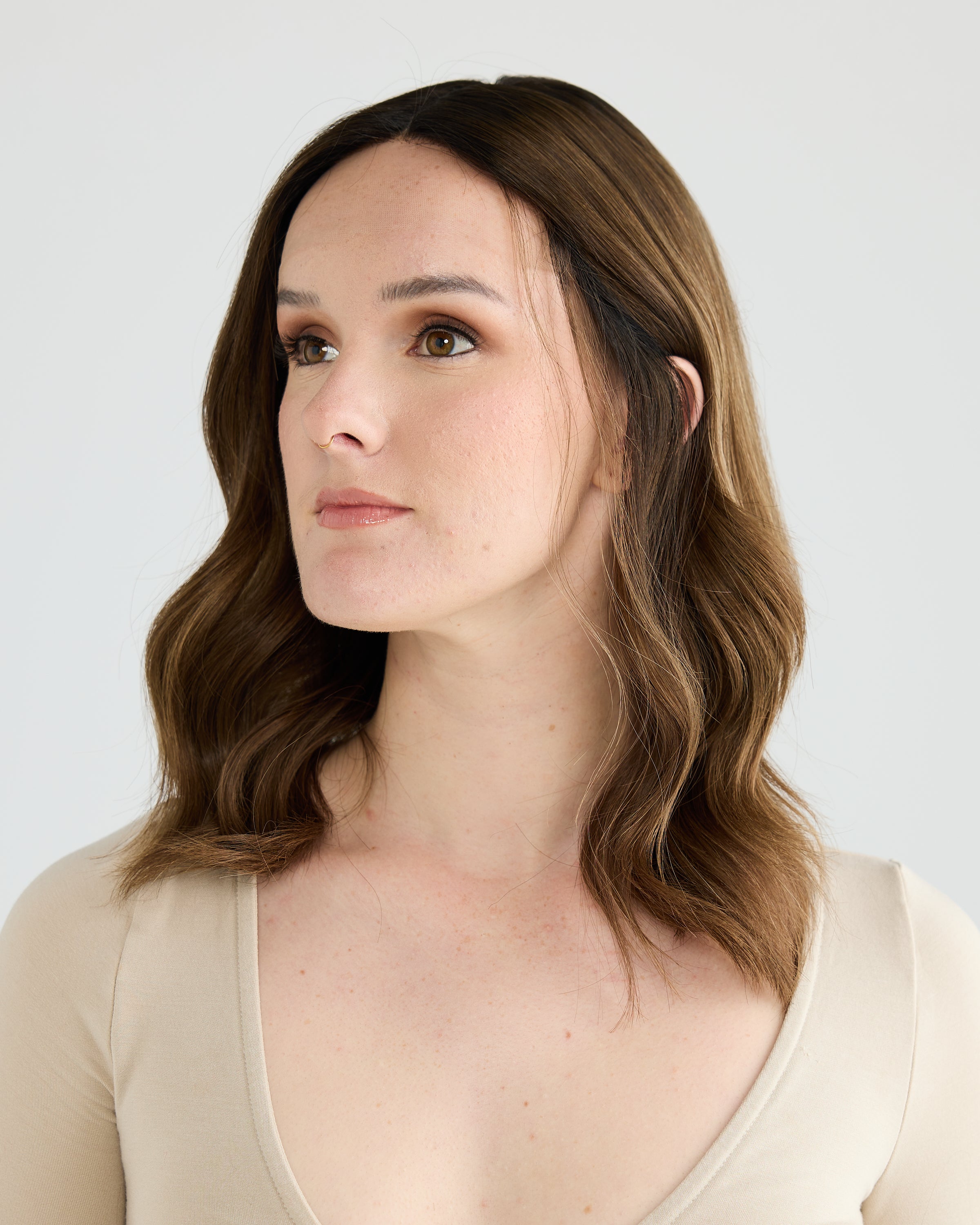 MEDIUM HIGHLIGHTED BRUNETTE // GAME CHANGER WIG // 16 INCHES // M CAP