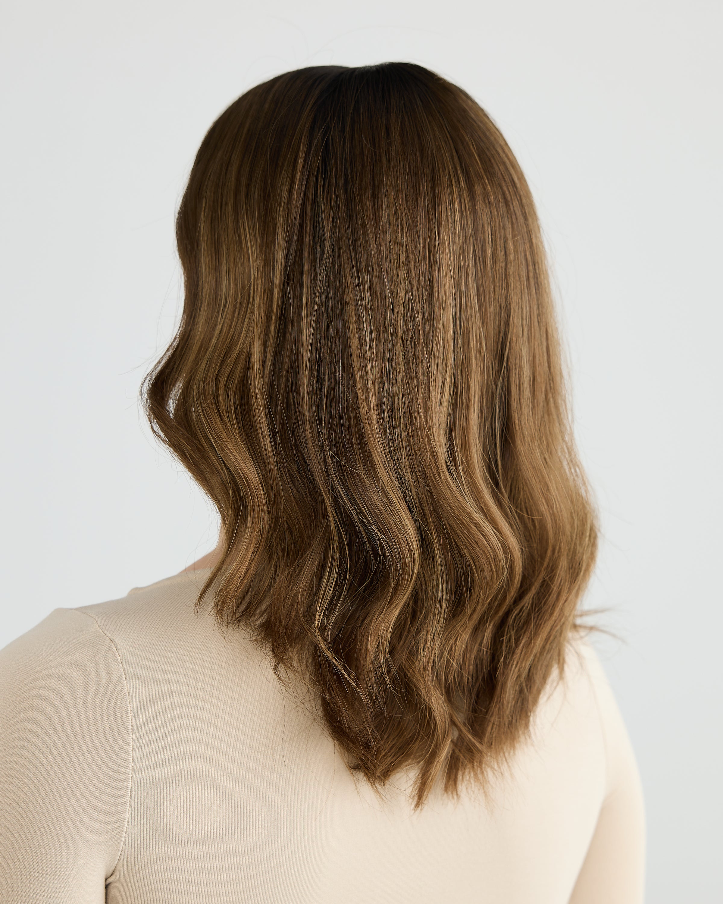 MEDIUM HIGHLIGHTED BRUNETTE // GAME CHANGER WIG // 16 INCHES // M CAP