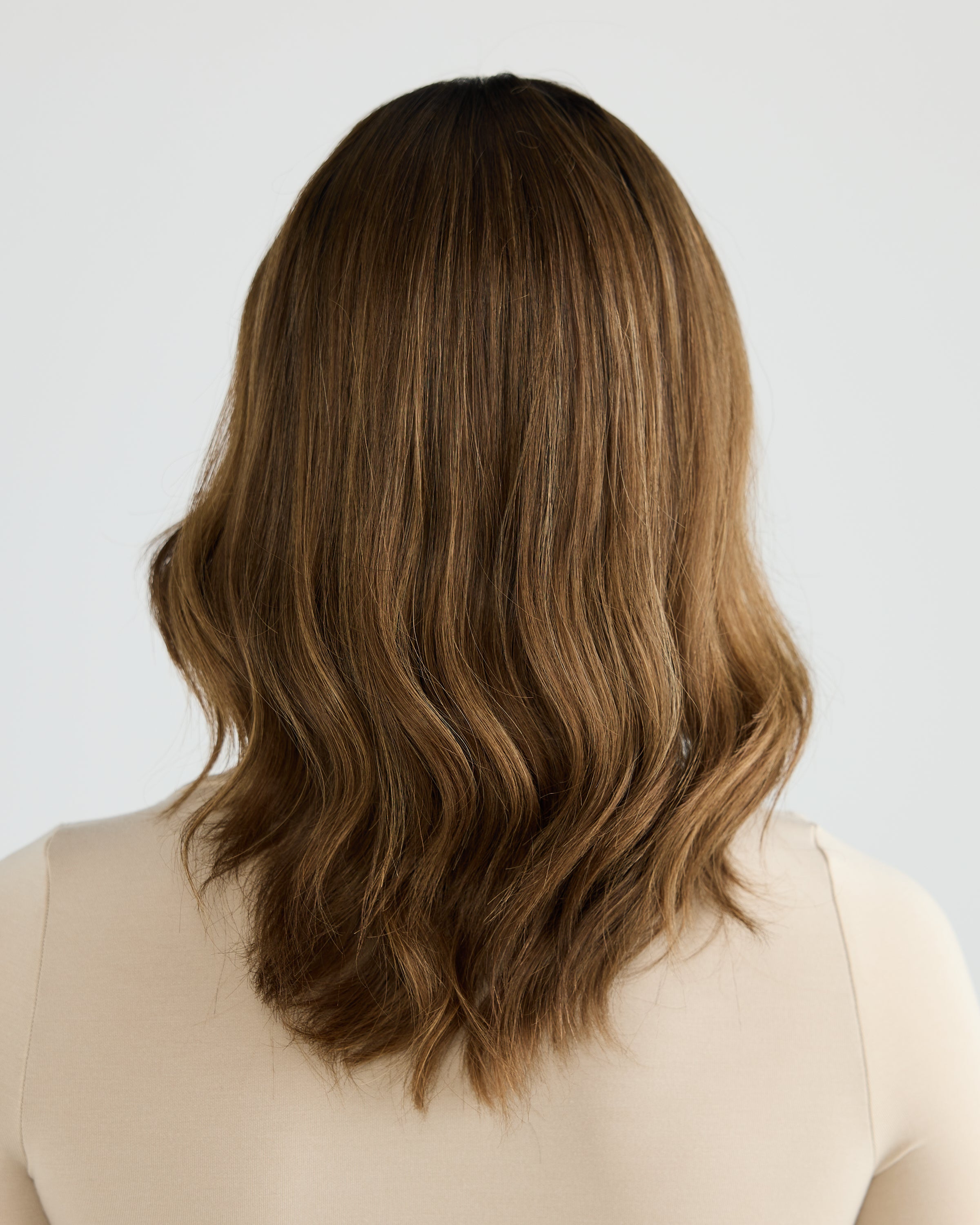 MEDIUM HIGHLIGHTED BRUNETTE // GAME CHANGER WIG // 16 INCHES // M CAP