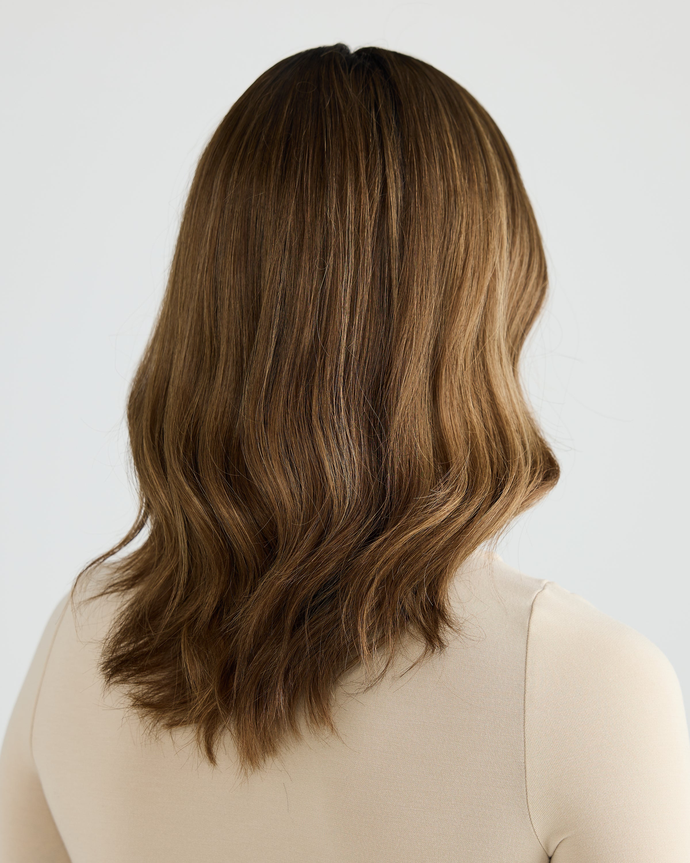 MEDIUM HIGHLIGHTED BRUNETTE // GAME CHANGER WIG // 16 INCHES // M CAP