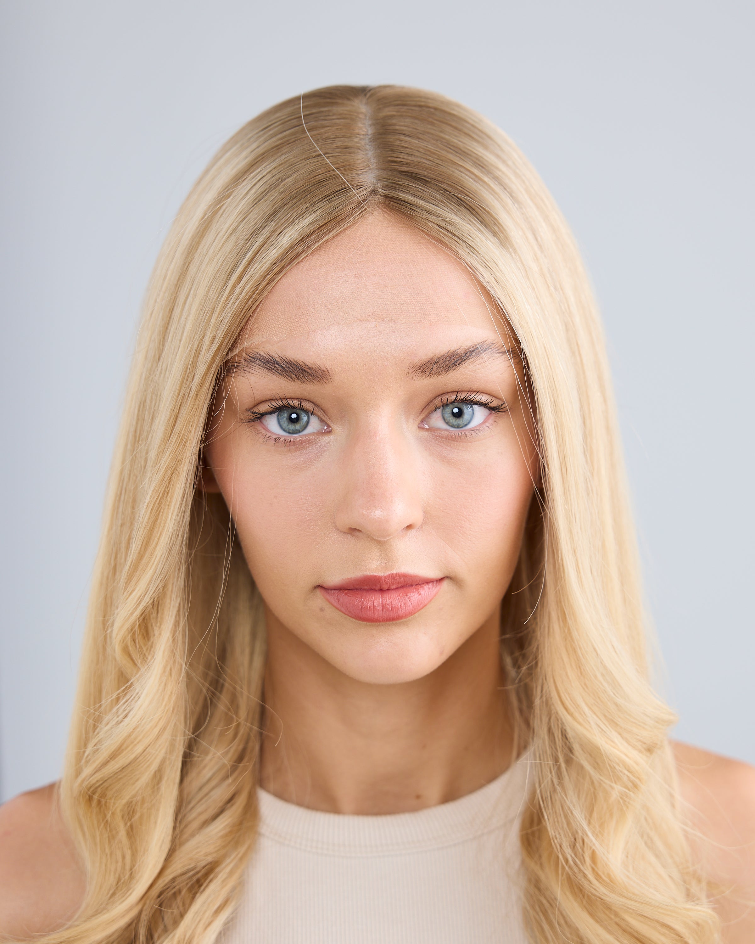 SOFT ROOTED BLONDE // GAME CHANGER WIG // 20 INCHES // L CAP
