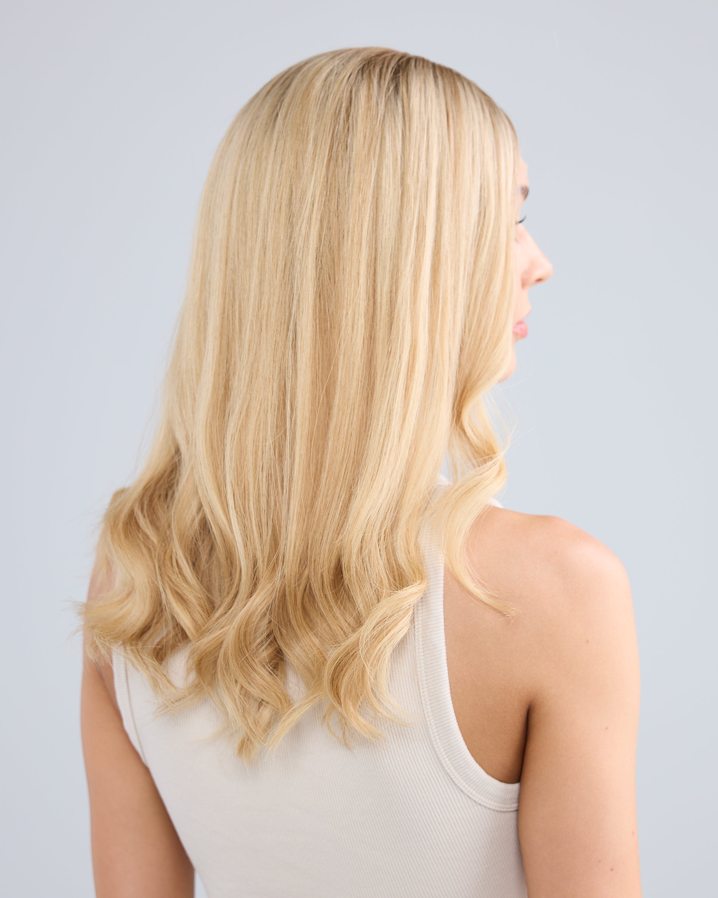 SOFT ROOTED BLONDE // GAME CHANGER WIG // 20 INCHES // L CAP
