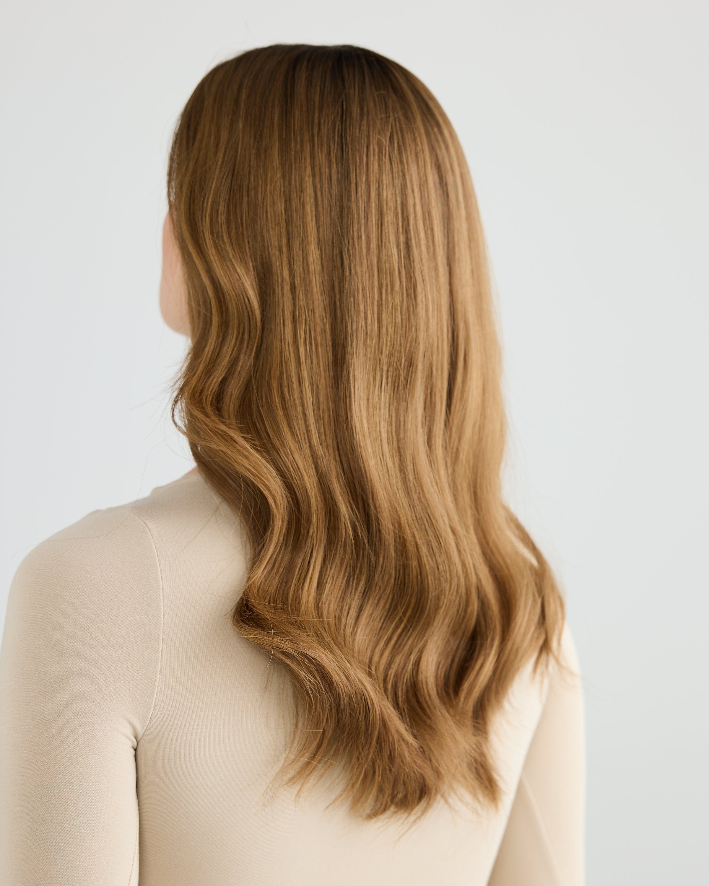 GOLDEN LIGHT BRUNETTE // GAME CHANGER WIG // 20 INCHES // XS CAP