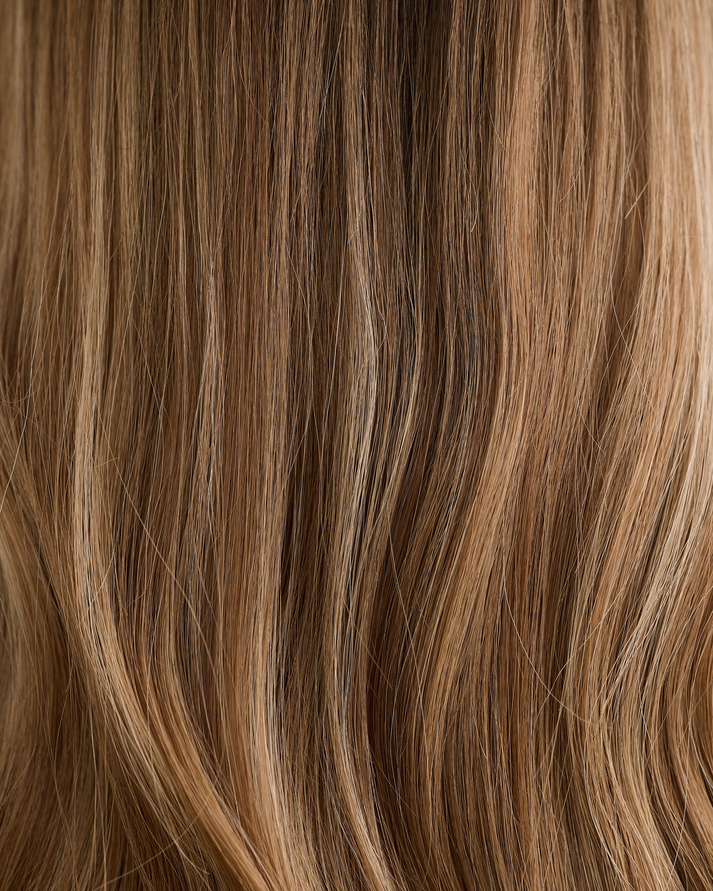 SOFT BRUNETTE BALAYAGE // GAME CHANGER WIG // 20 INCHES // S CAP