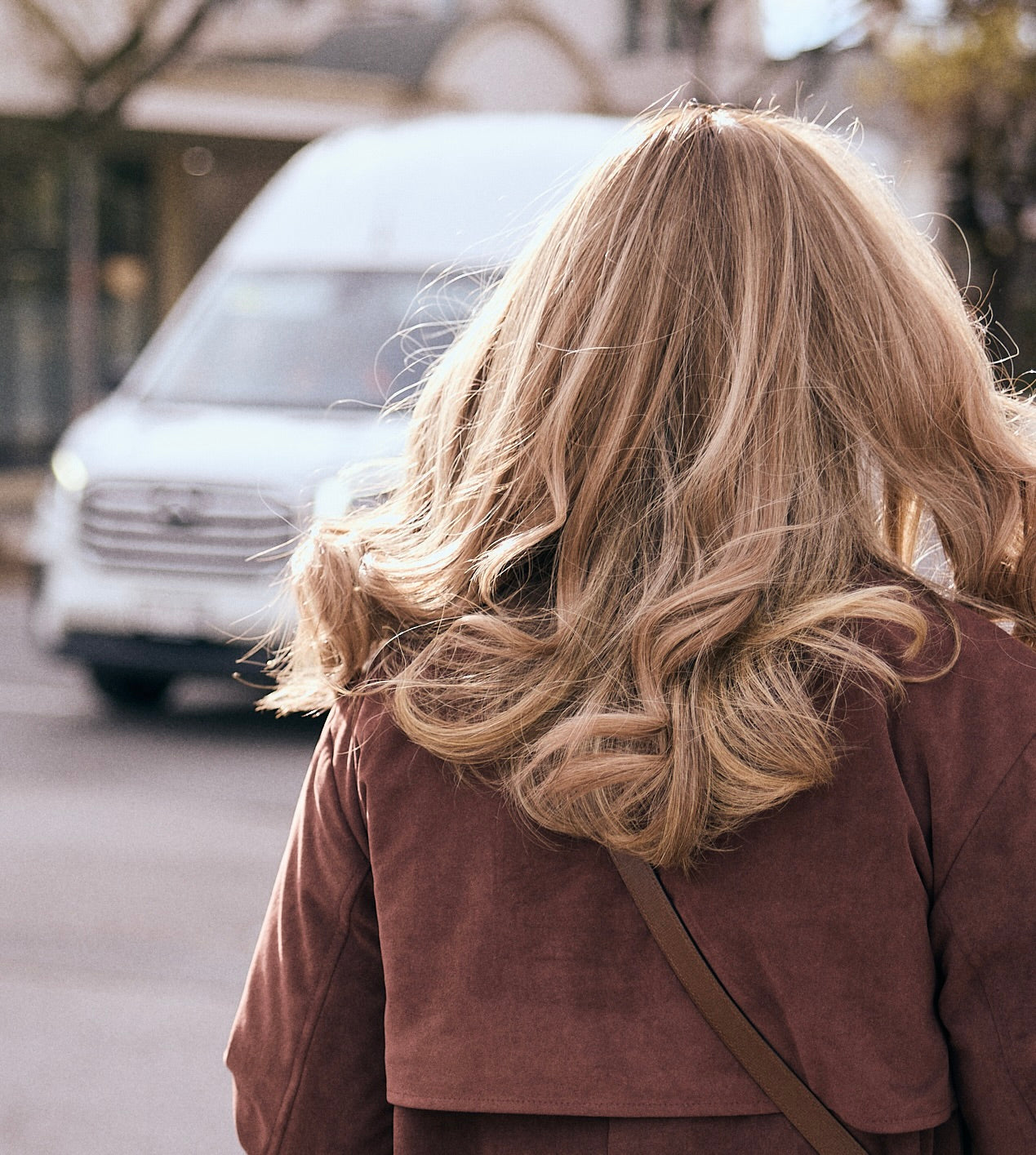 Hair Extensions vs. Hair Toppers