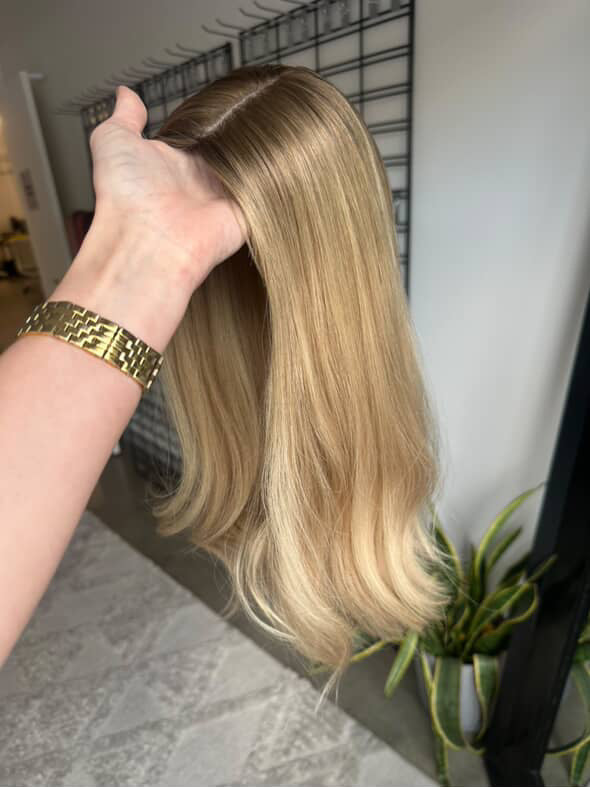 Warm Rooted Blonde // 7x7 // 16