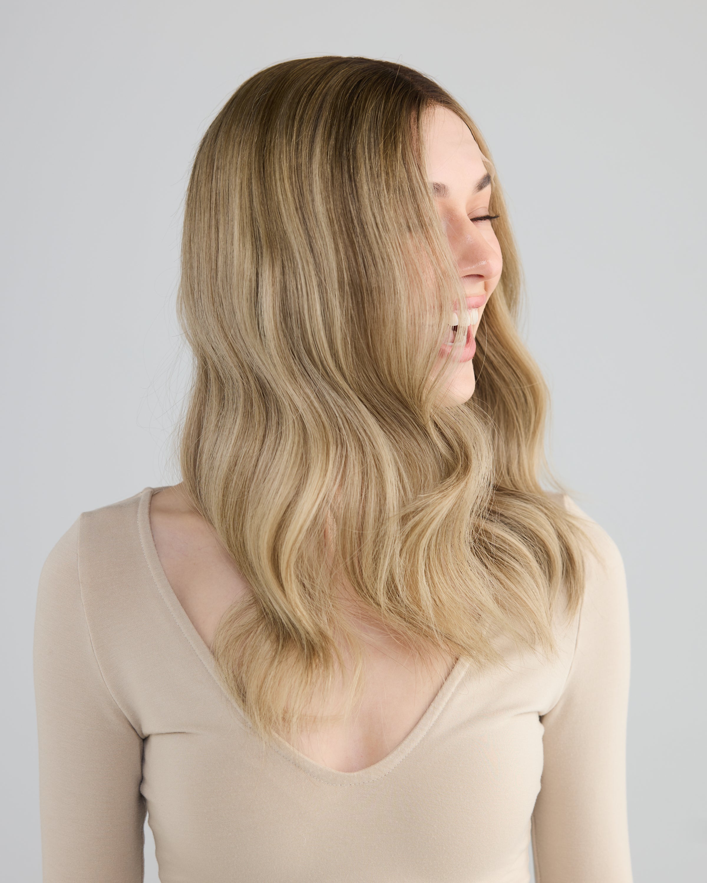 Beige Blonde - Medium / 20 inch // Exclusive Lace Wig