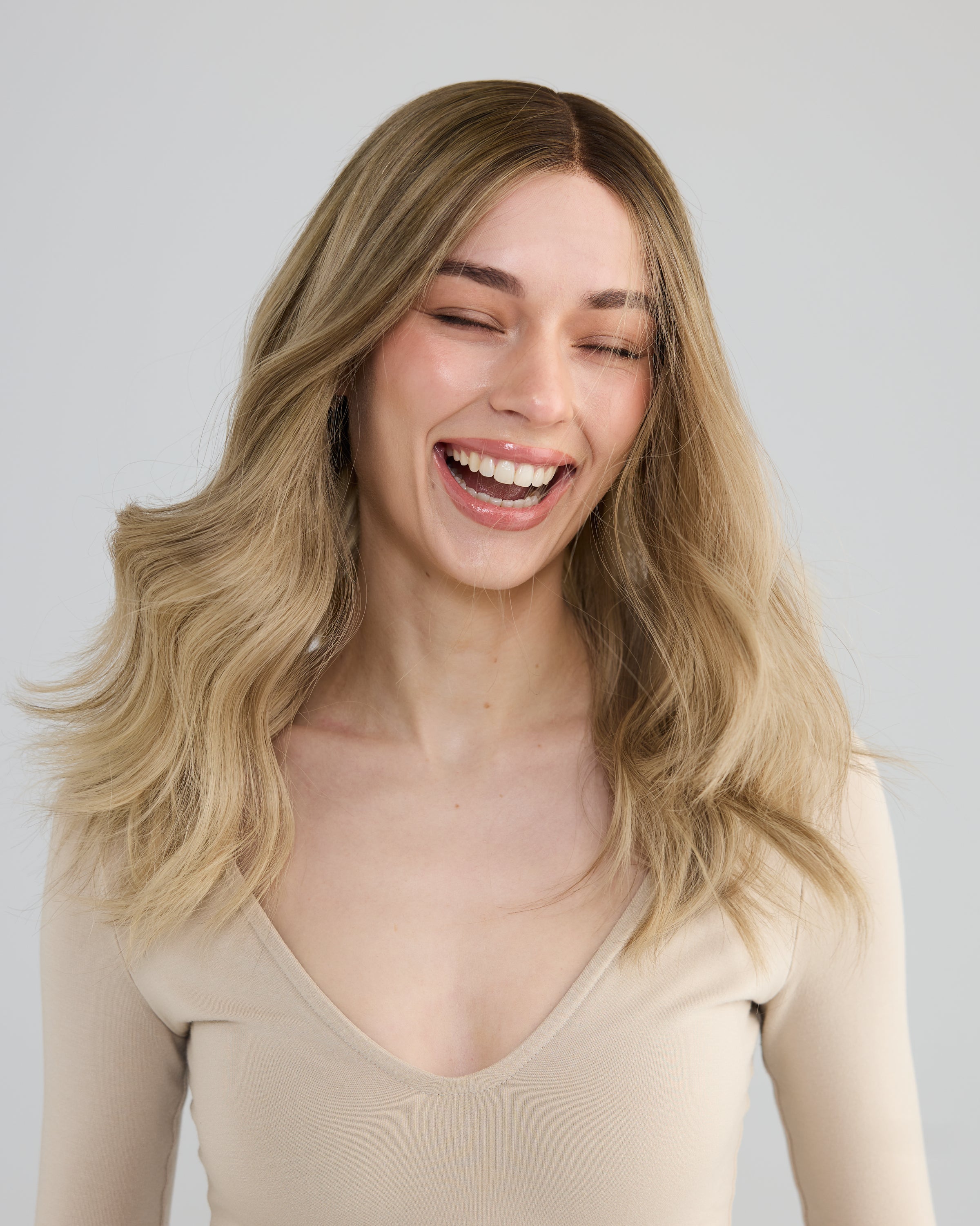 Beige Blonde - Medium / 20 inch // Exclusive Lace Wig