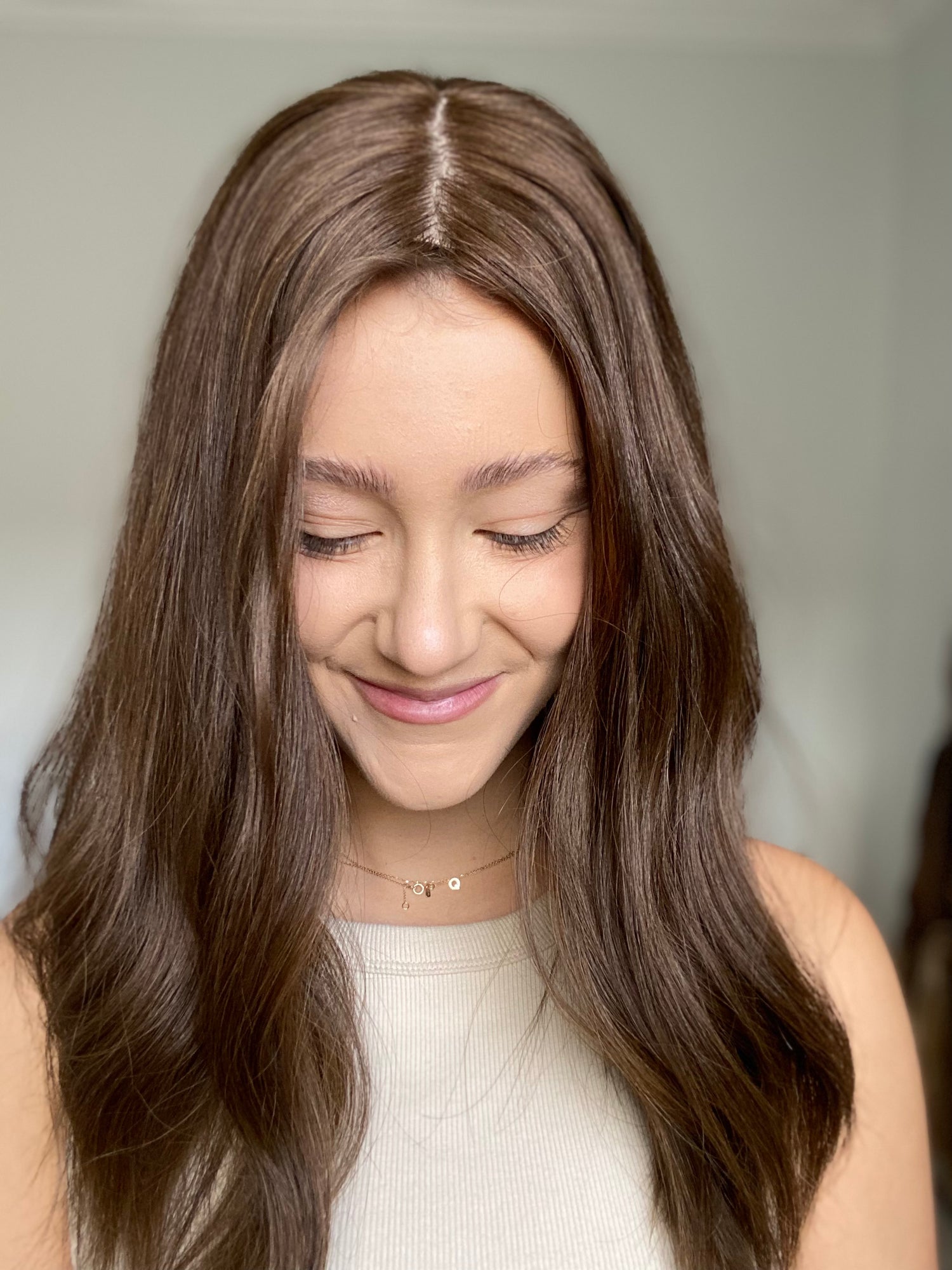 KIM'S CLOSET // Medium Neutral Brunette Topper // 20 Inches // 9x9 cap