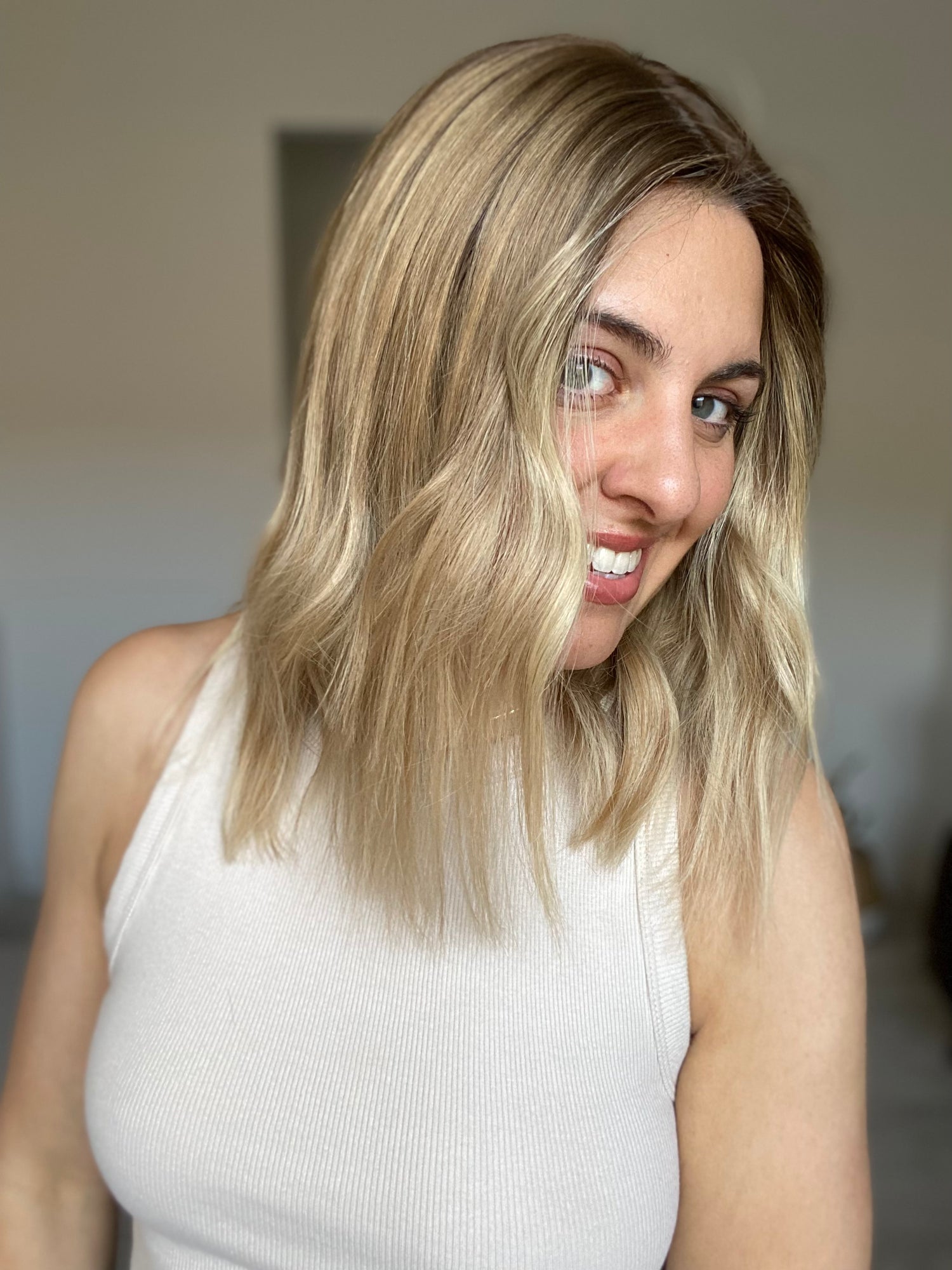 Light Rooted Blonde // Essentials Wig // 16 Inches // M Cap