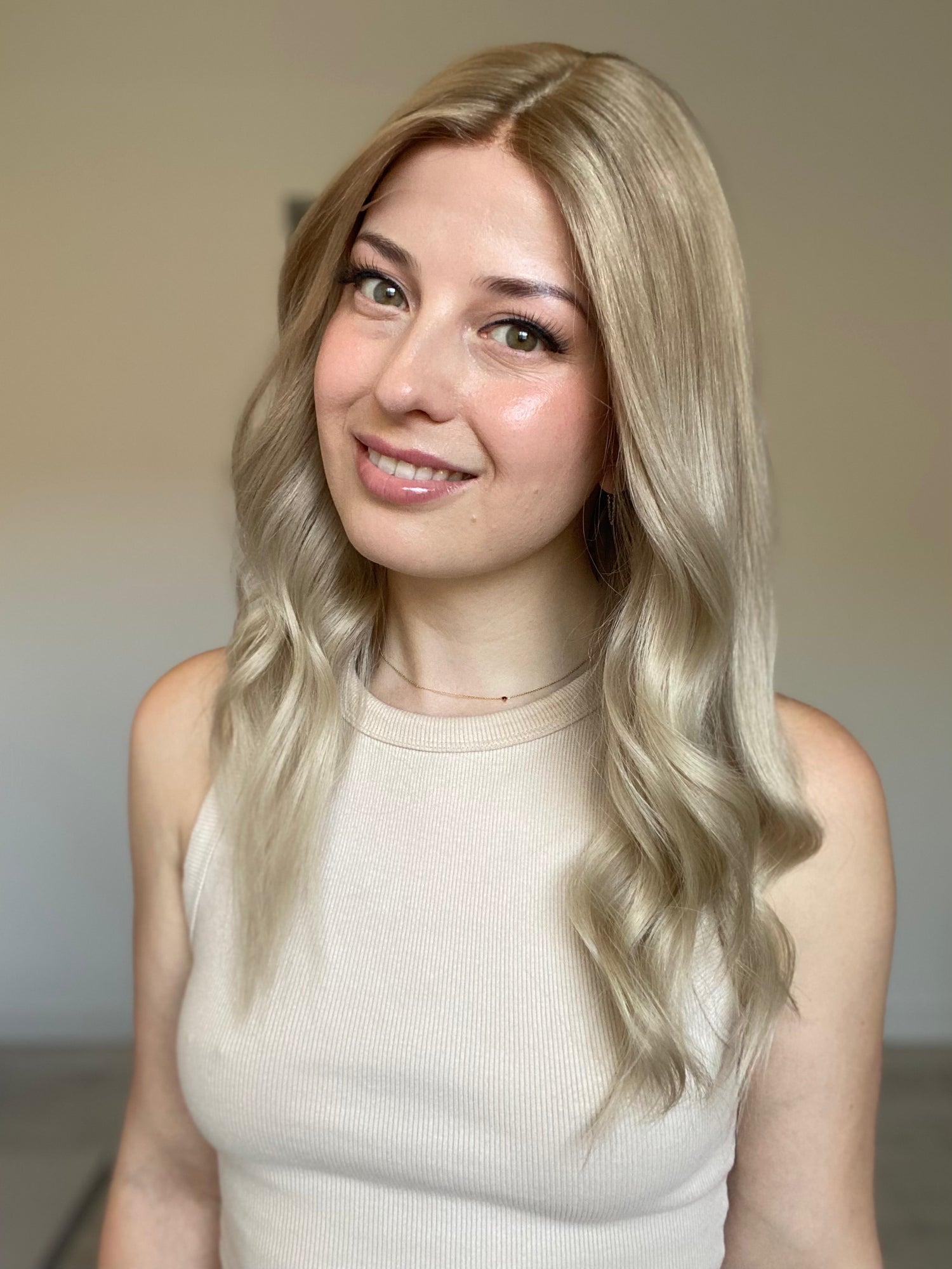 Light Ashy Blonde // Game Changer Wig // 20 Inches // M Cap