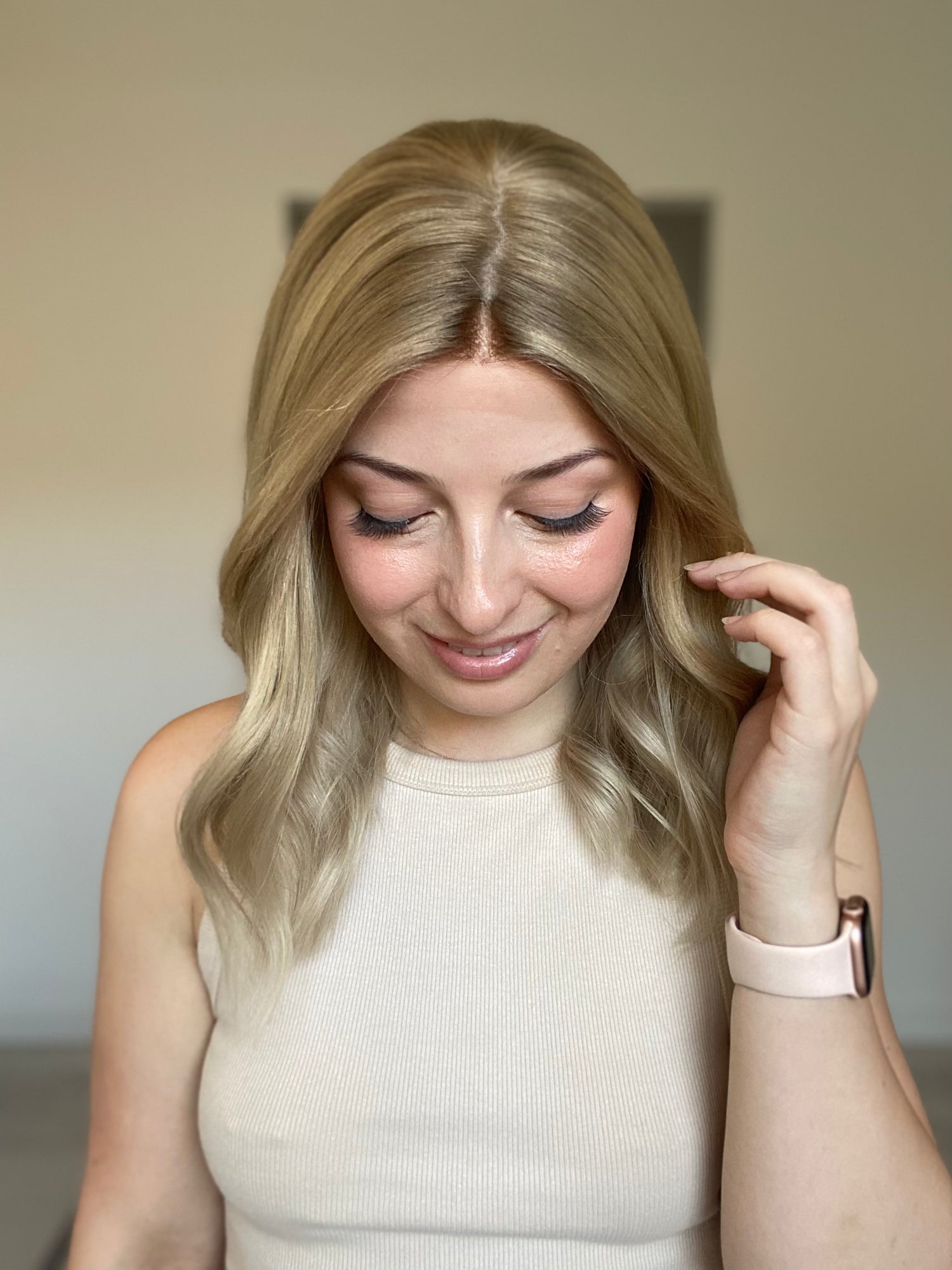 Bright Rooted Blonde // Game Changer Wig // 16 Inches // M Cap