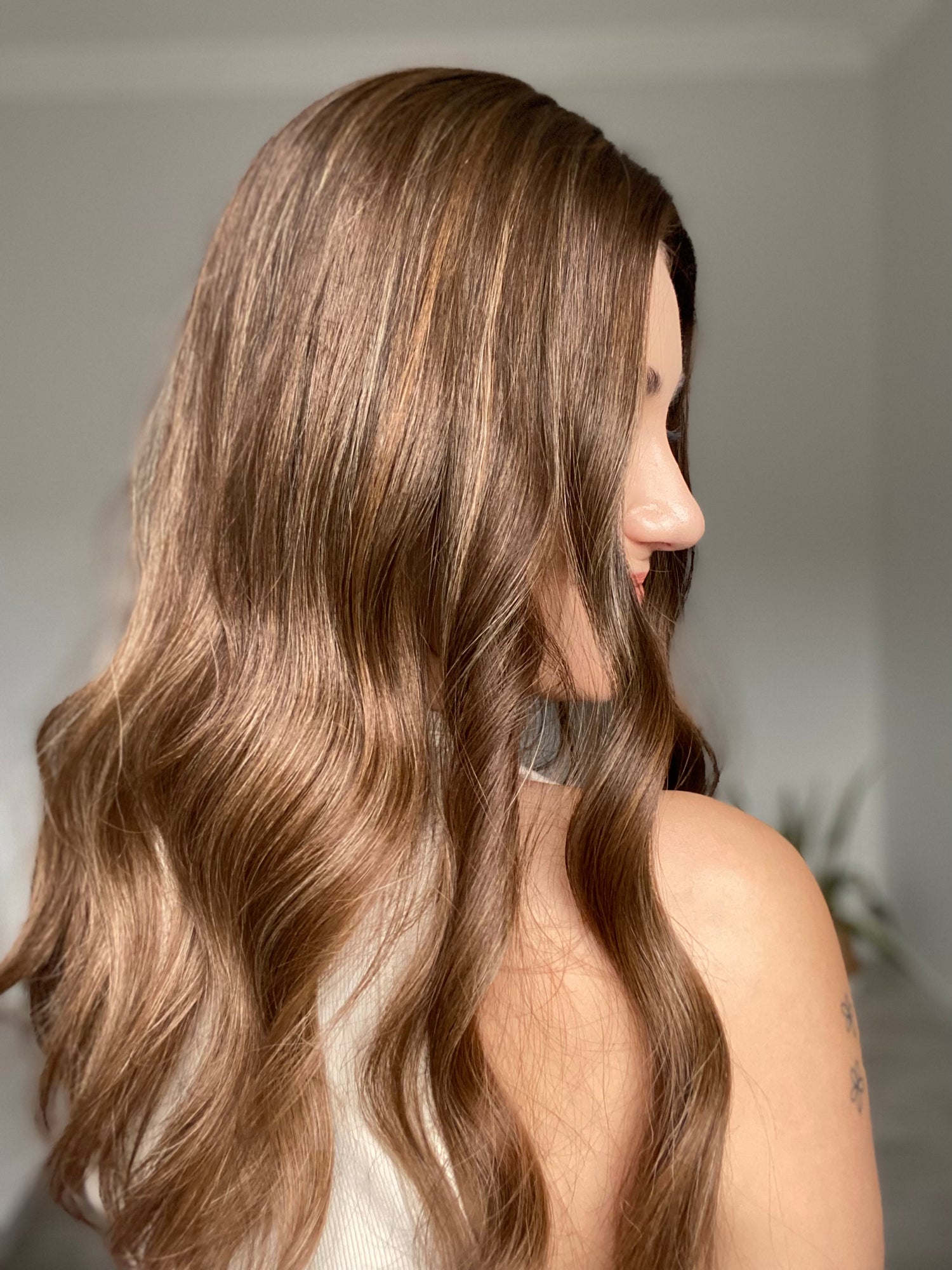 Medium Dimensional Brunette 8x8 22 Inches Topper