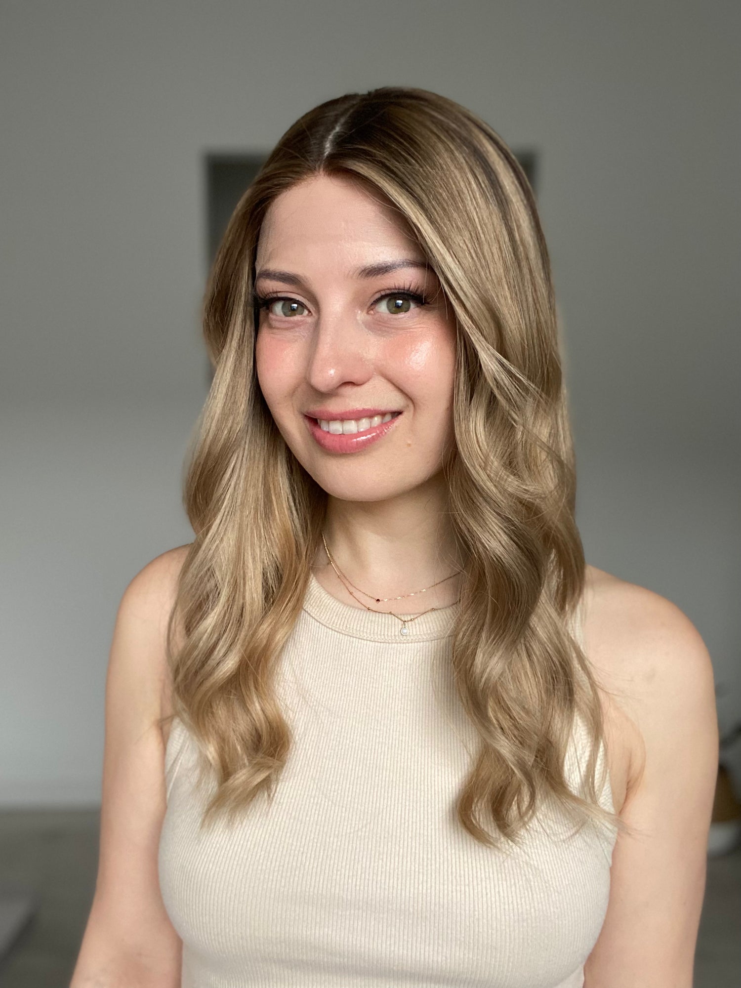 Light Rooted Blonde // Game Changer Wig // 22 Inches // S Cap