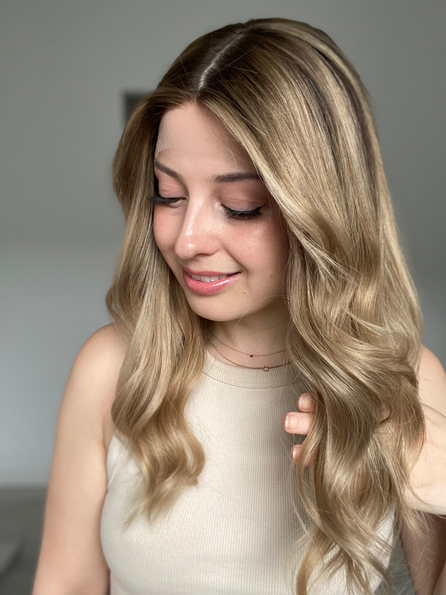 Light Rooted Blonde // Game Changer Wig // 22 Inches // S Cap