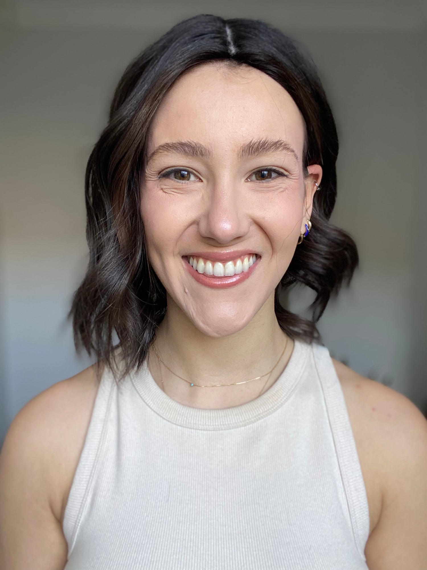 Dark Dimensional Brunette // Essentials Wig // 14 Inches // M Cap