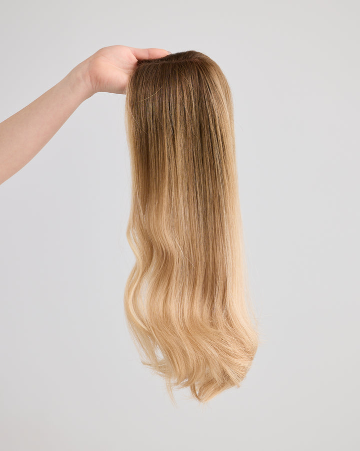 SOFT SANDY BLONDE // LACE TOPPER // 18 INCHES // 7x7 CAP
