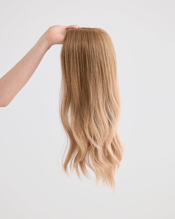 SANDY BLONDE MELT // LACE TOPPER // 18 INCHES // 8x8 CAP