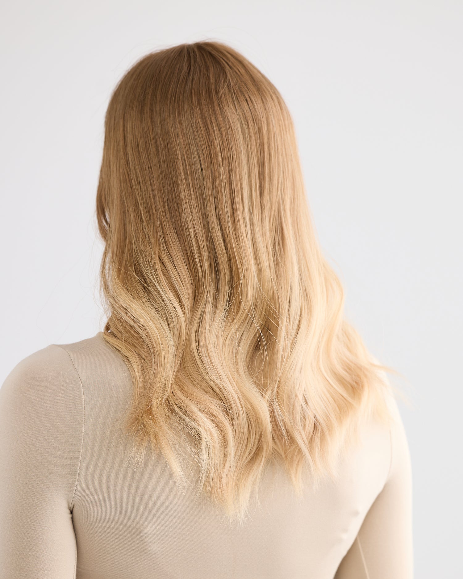 LIGHT HONEY BLONDE // LACE TOPPER // 18 INCHES // 8x8 CAP
