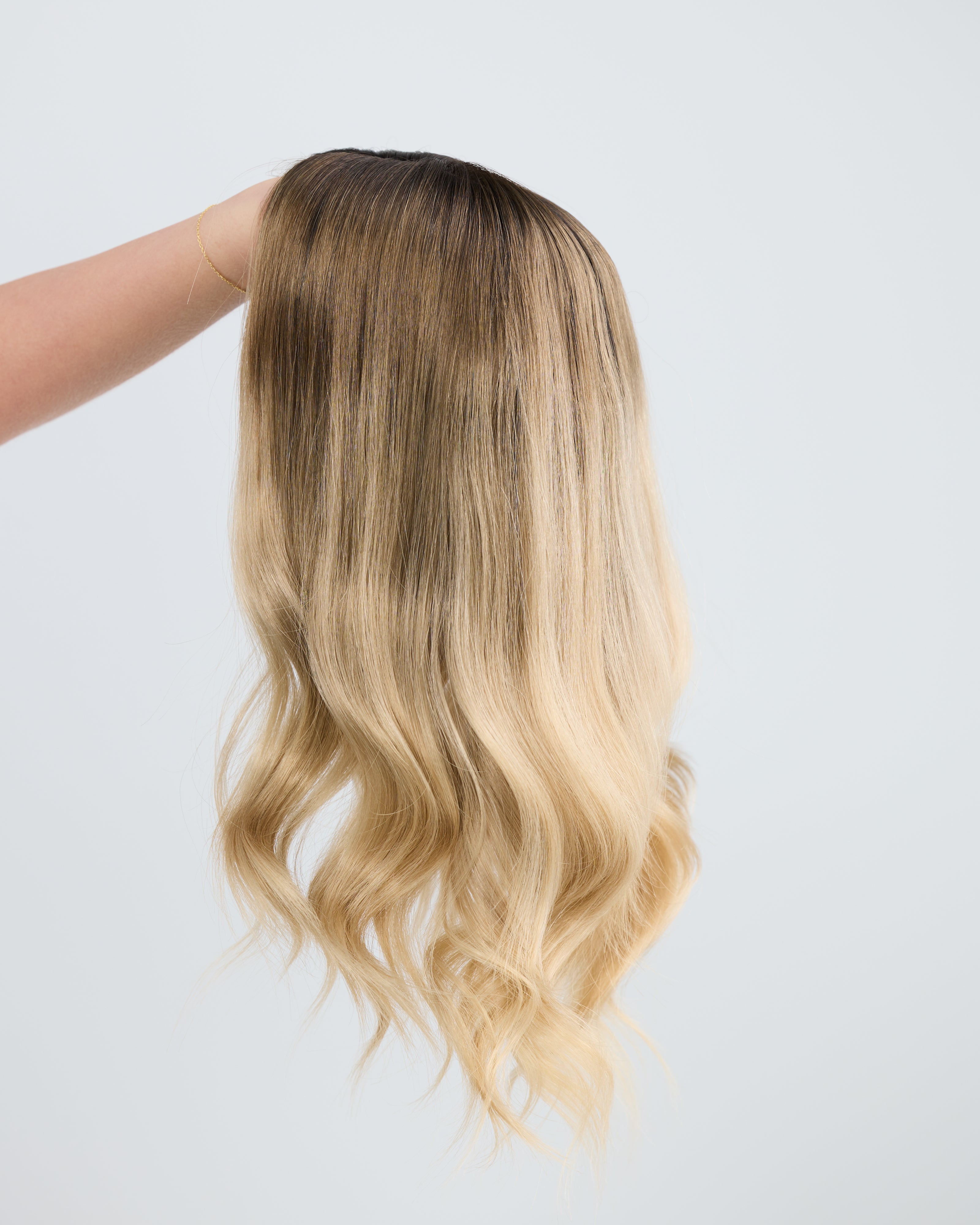 Roasted Macadamia // Silk Topper