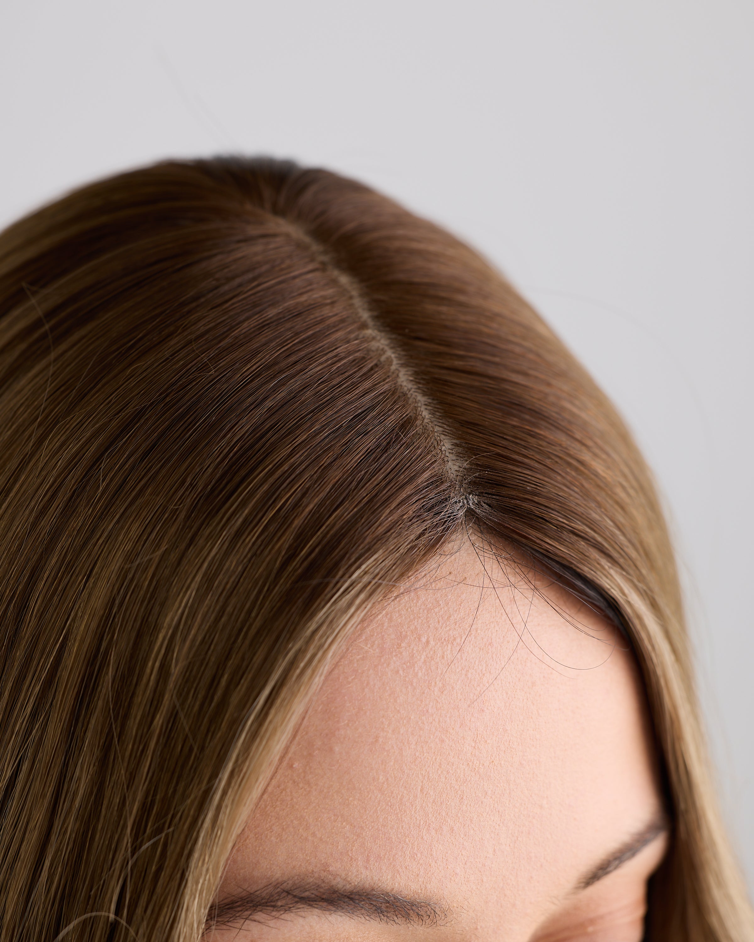 ROOTED BALAYAGE BLONDE // TOPPER // 18 INCHES // 8x8 CAP