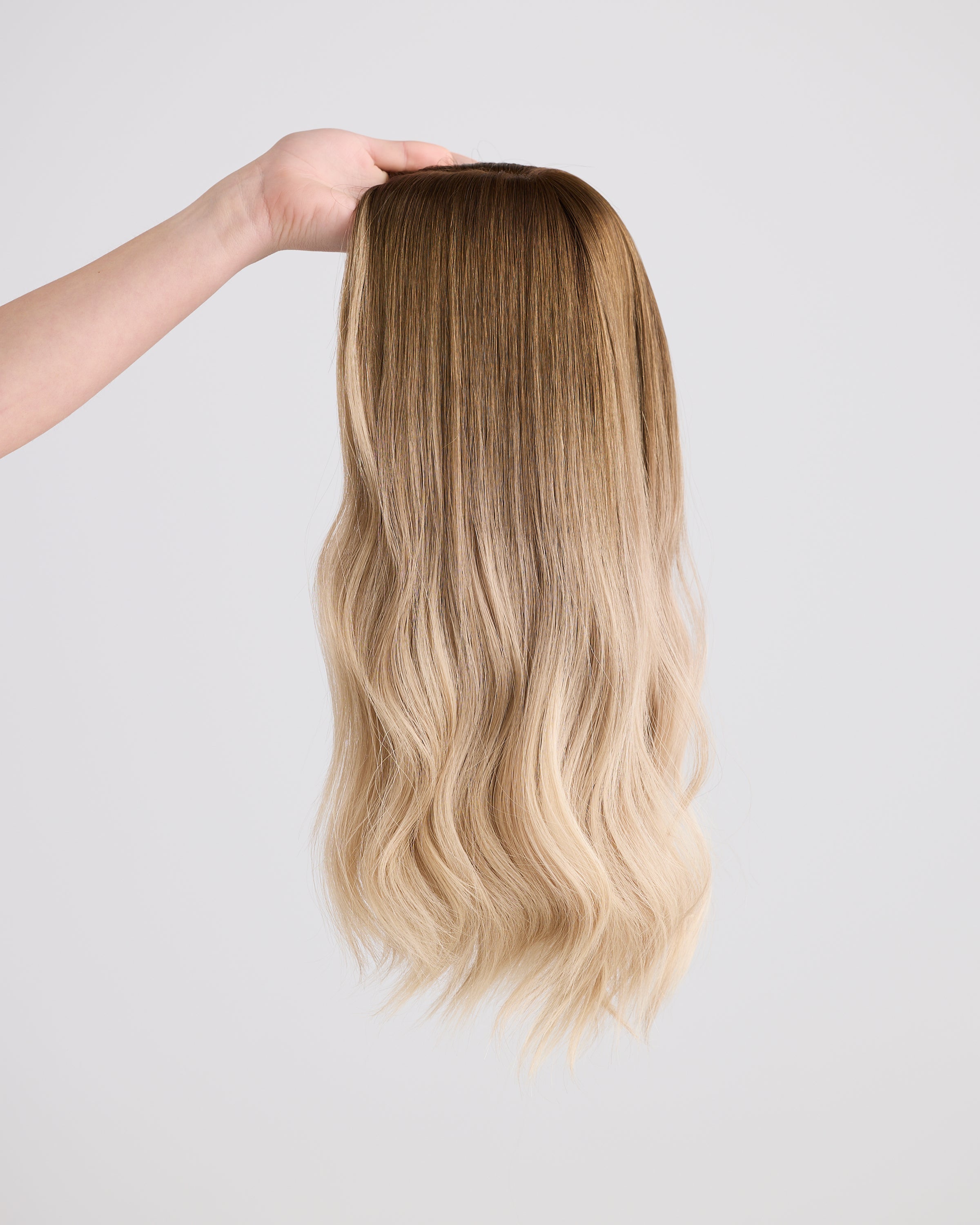ROOTED BALAYAGE BLONDE // TOPPER // 18 INCHES // 8x8 CAP
