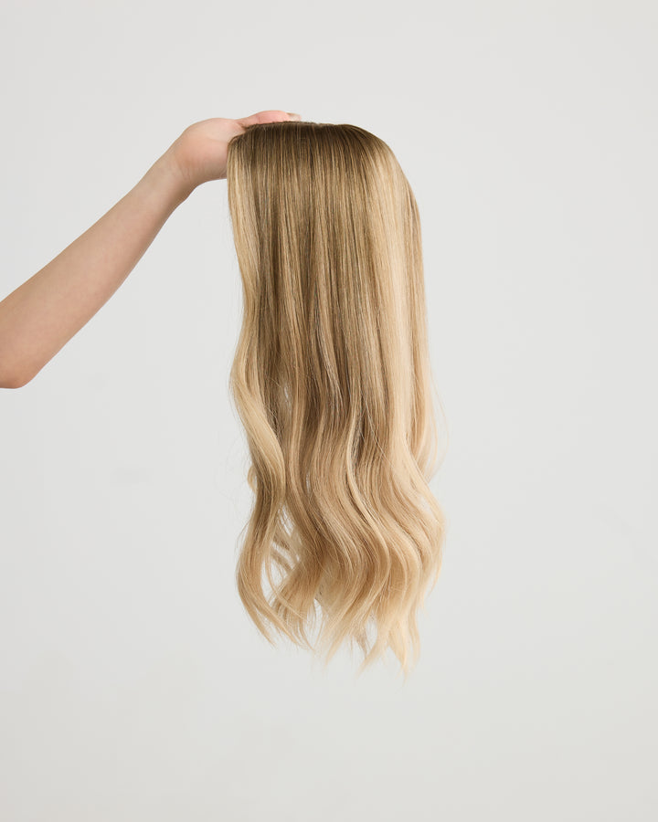 DIMENSIONAL ASH BLONDE // TOPPER // 18 INCHES // 7x7 CAP