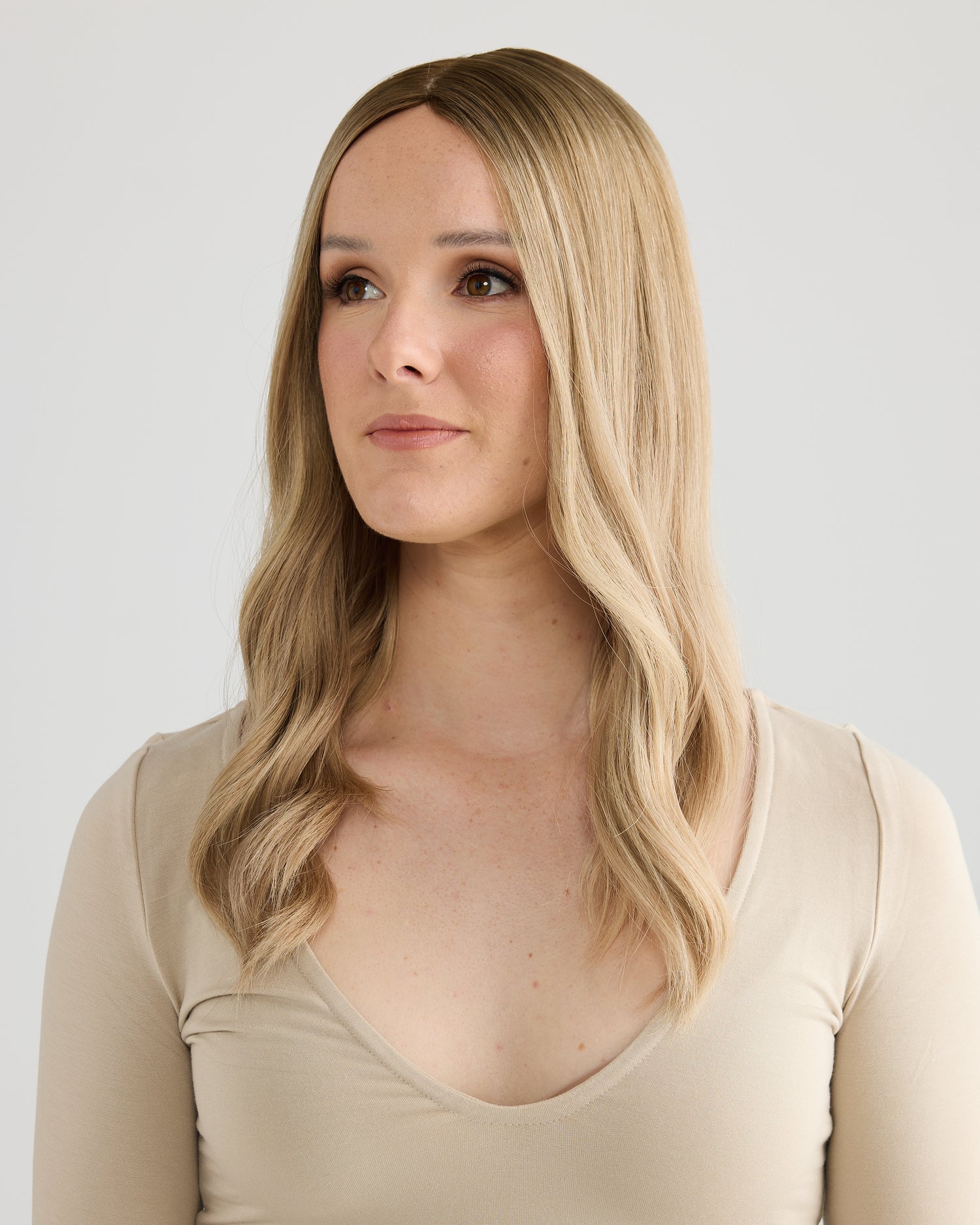 DIMENSIONAL ASH BLONDE // TOPPER // 18 INCHES // 7x7 CAP