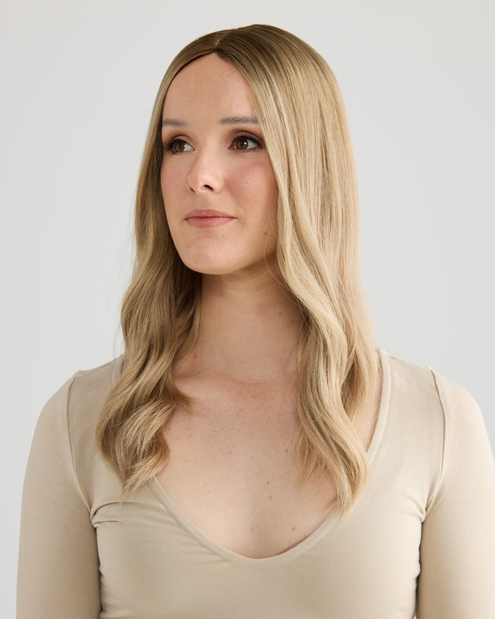 DIMENSIONAL ASH BLONDE // TOPPER // 18 INCHES // 7x7 CAP
