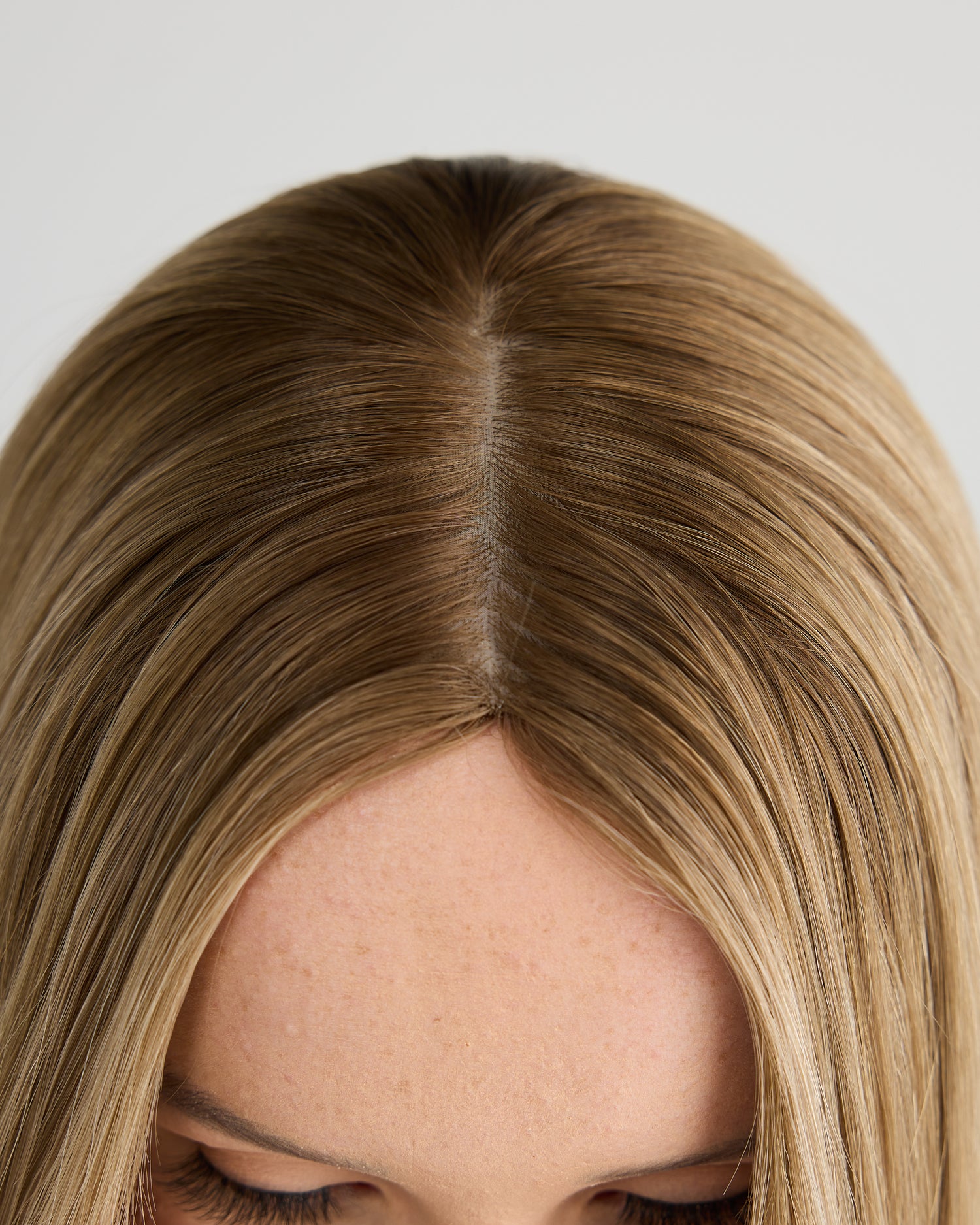 DIMENSIONAL ASH BLONDE // TOPPER // 18 INCHES // 7x7 CAP