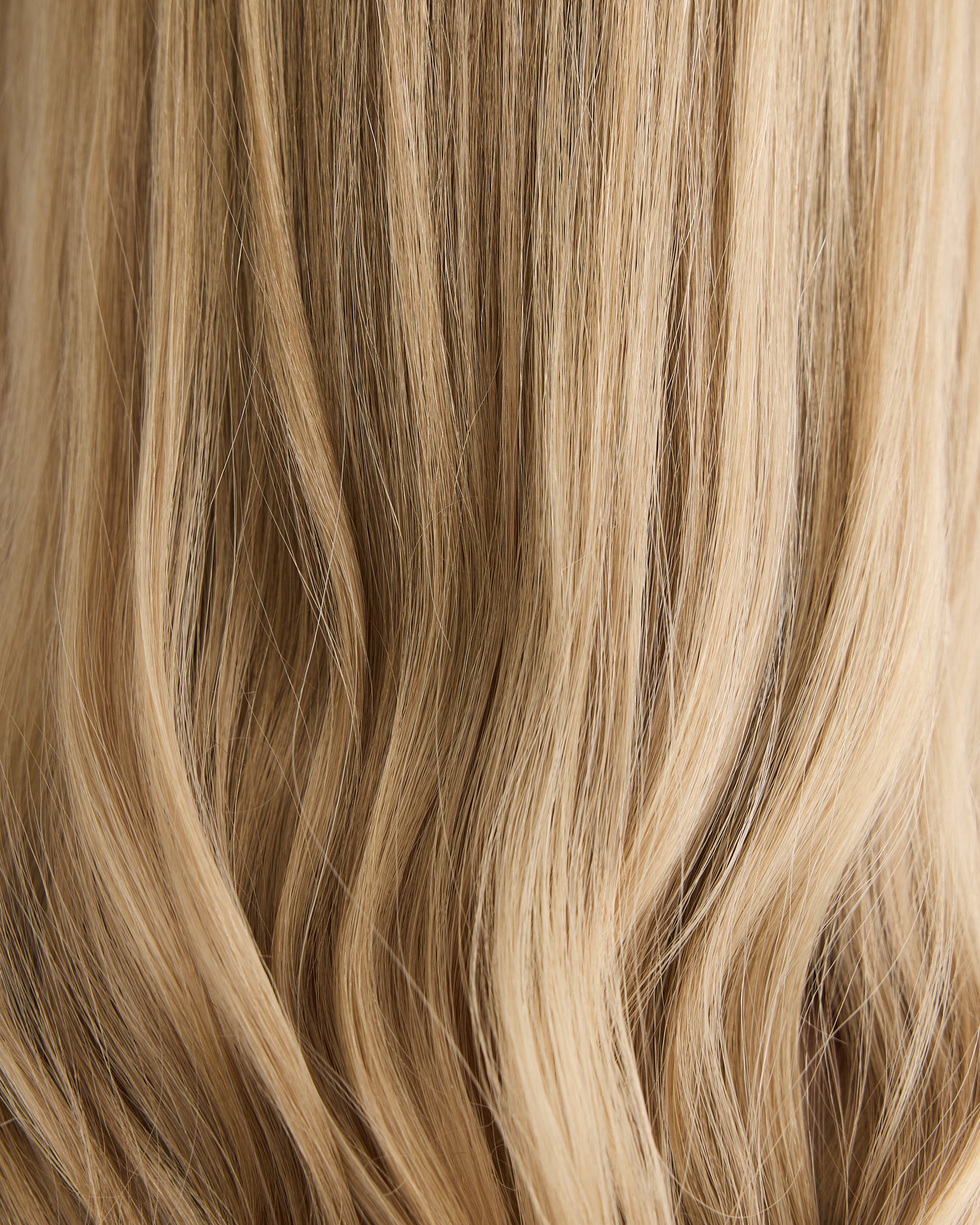 DIMENSIONAL ASH BLONDE // TOPPER // 18 INCHES // 7x7 CAP