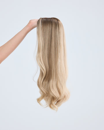 SOFT ROOTED BLONDE // TOPPER // 22 INCHES // 8x8 CAP