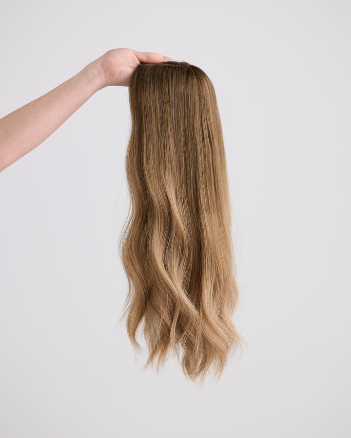 MOCHA BALAYAGE // TOPPER // 20 INCHES // 8x8 CAP