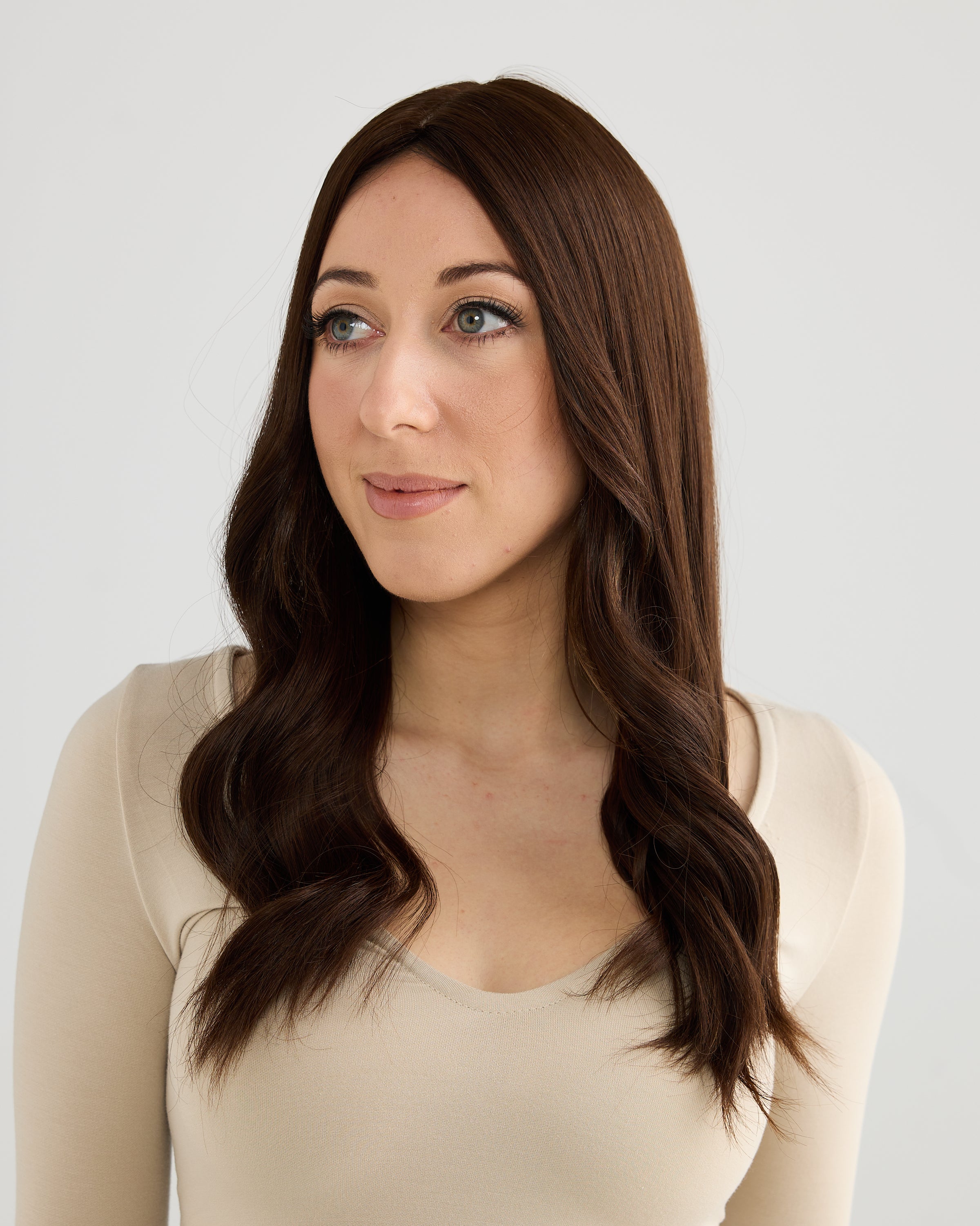 NATURAL RICH BRUNETTE // SILK TOPPER // 20 INCHES