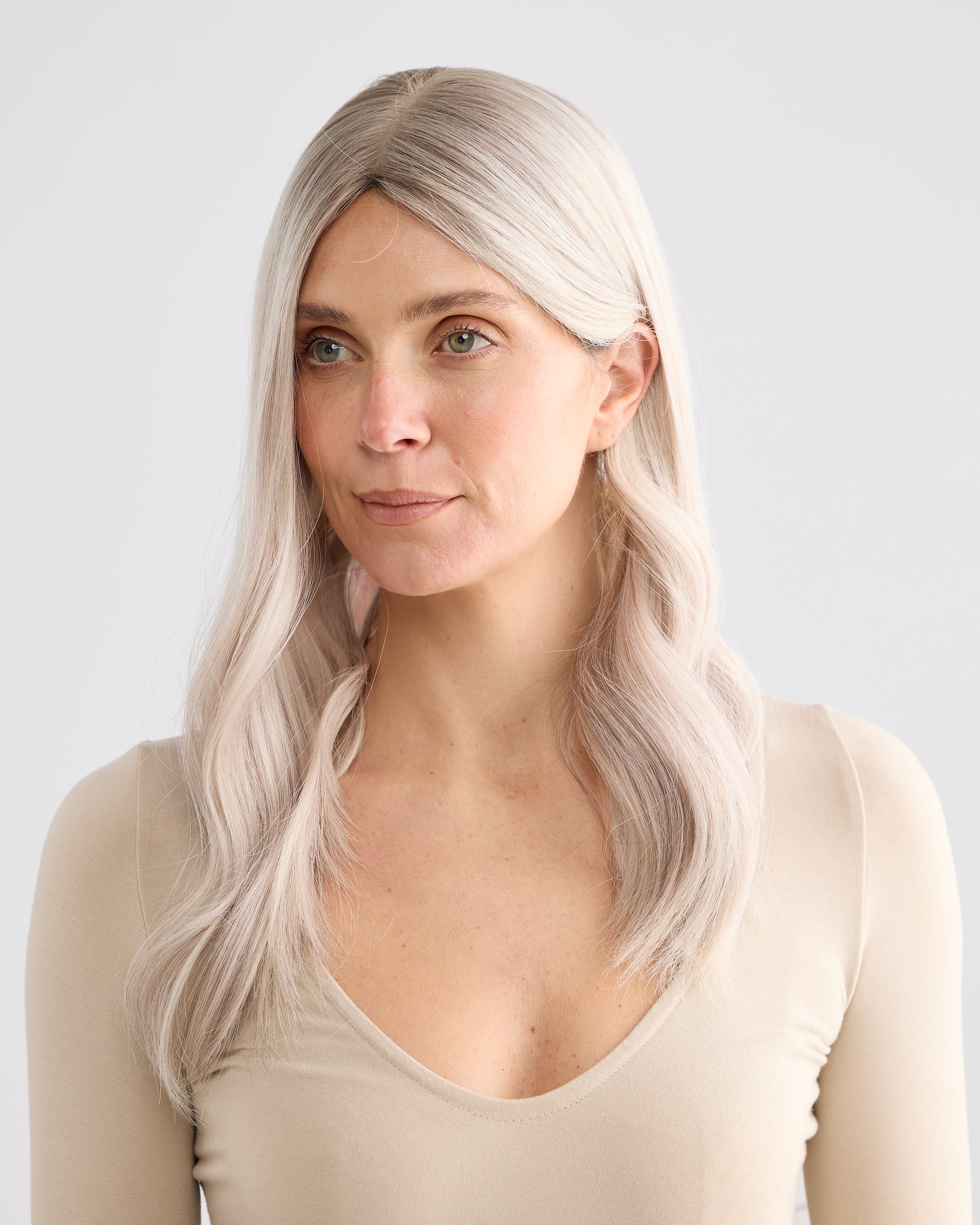 DIMENSIONAL SMOKEY SILVER  // SILK TOPPER // 18 INCHES // 8x8 CAP