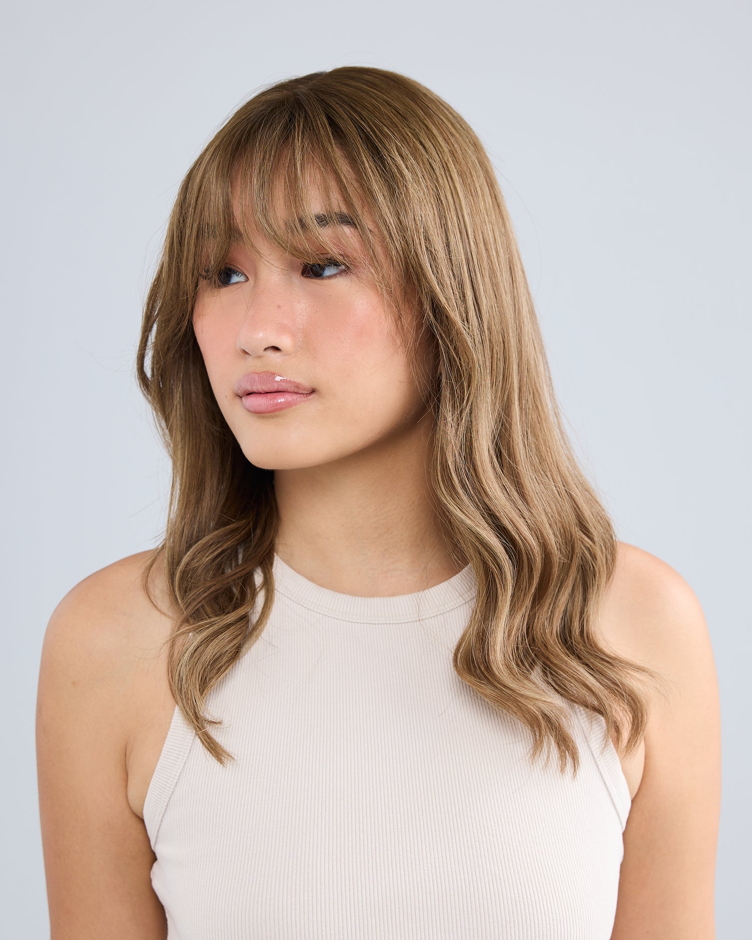 DIMENSIONAL LIGHT BRUNETTE WITH BANGS // LUXE WIG // 20 INCHES // M CAP