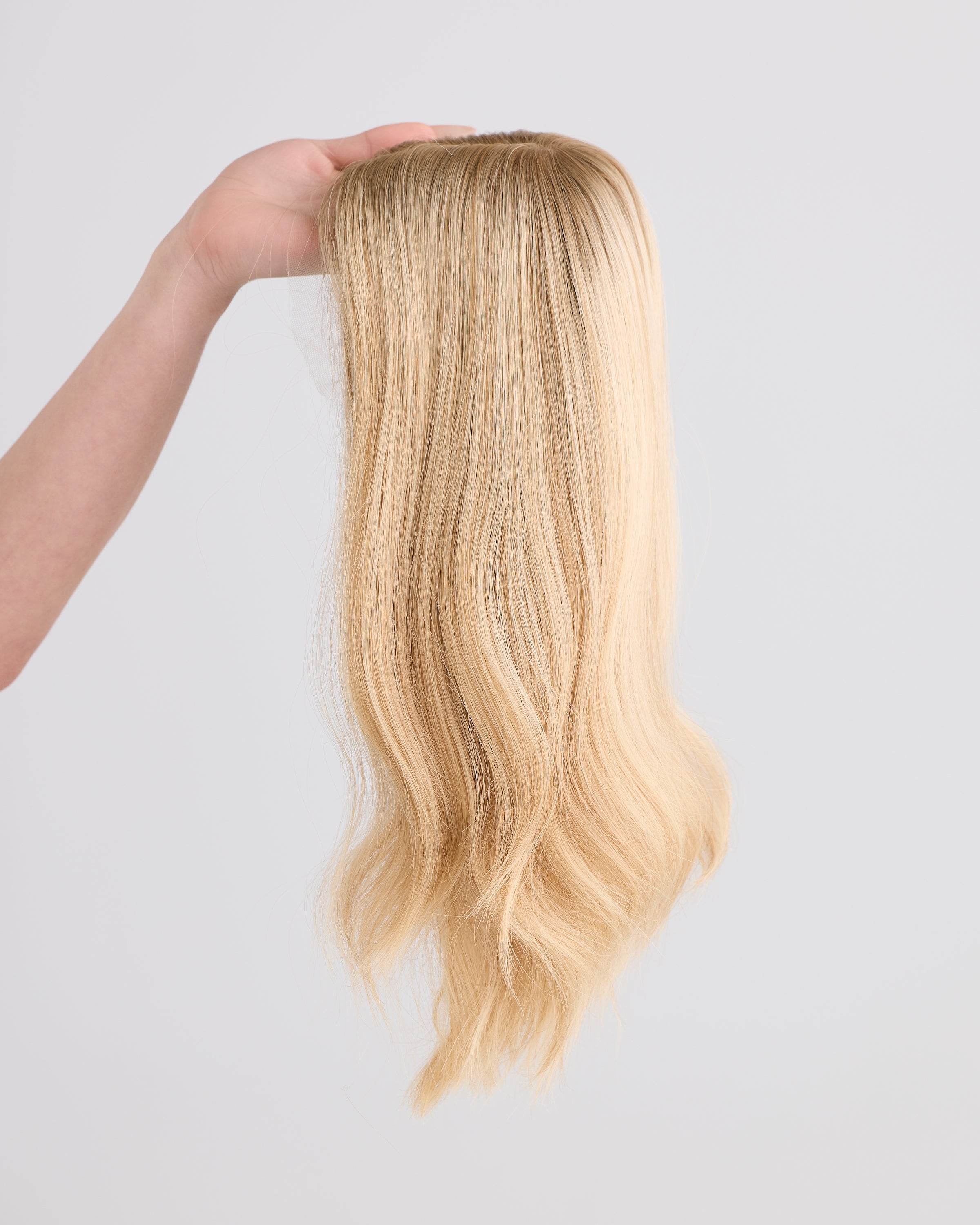 SOFT ROOTED BLONDE // GAME CHANGER WIG // 16 INCHES // M CAP