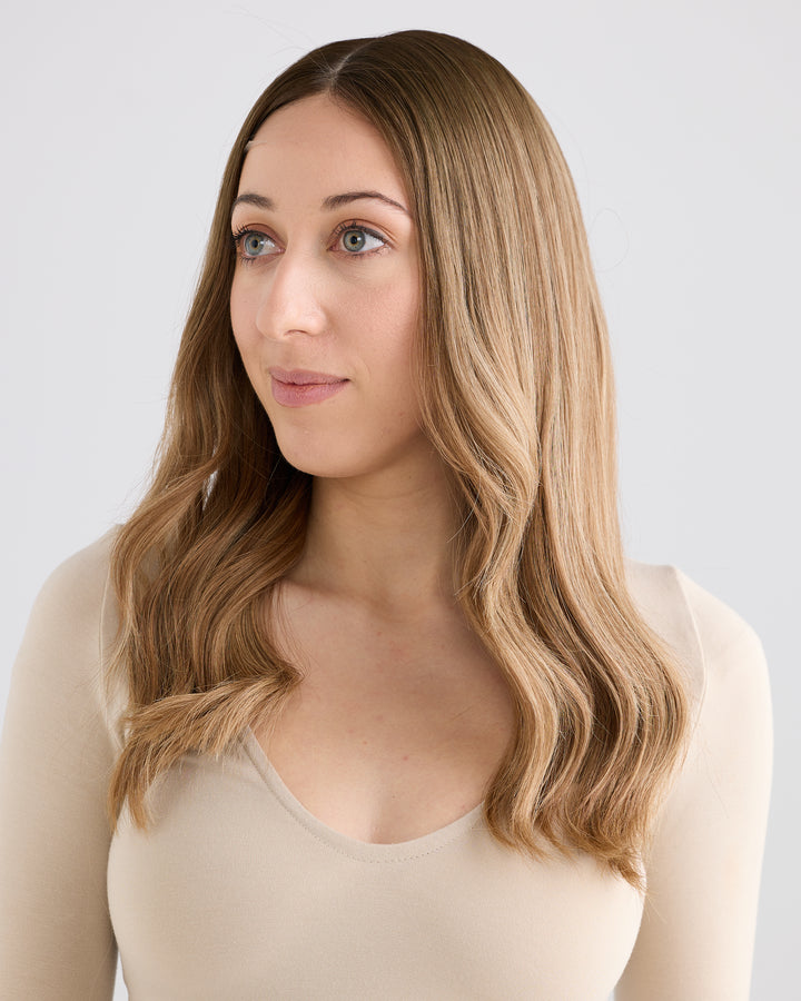 DARK BISCUIT BLONDE // GAME CHANGER WIG // 20 INCHES // S CAP