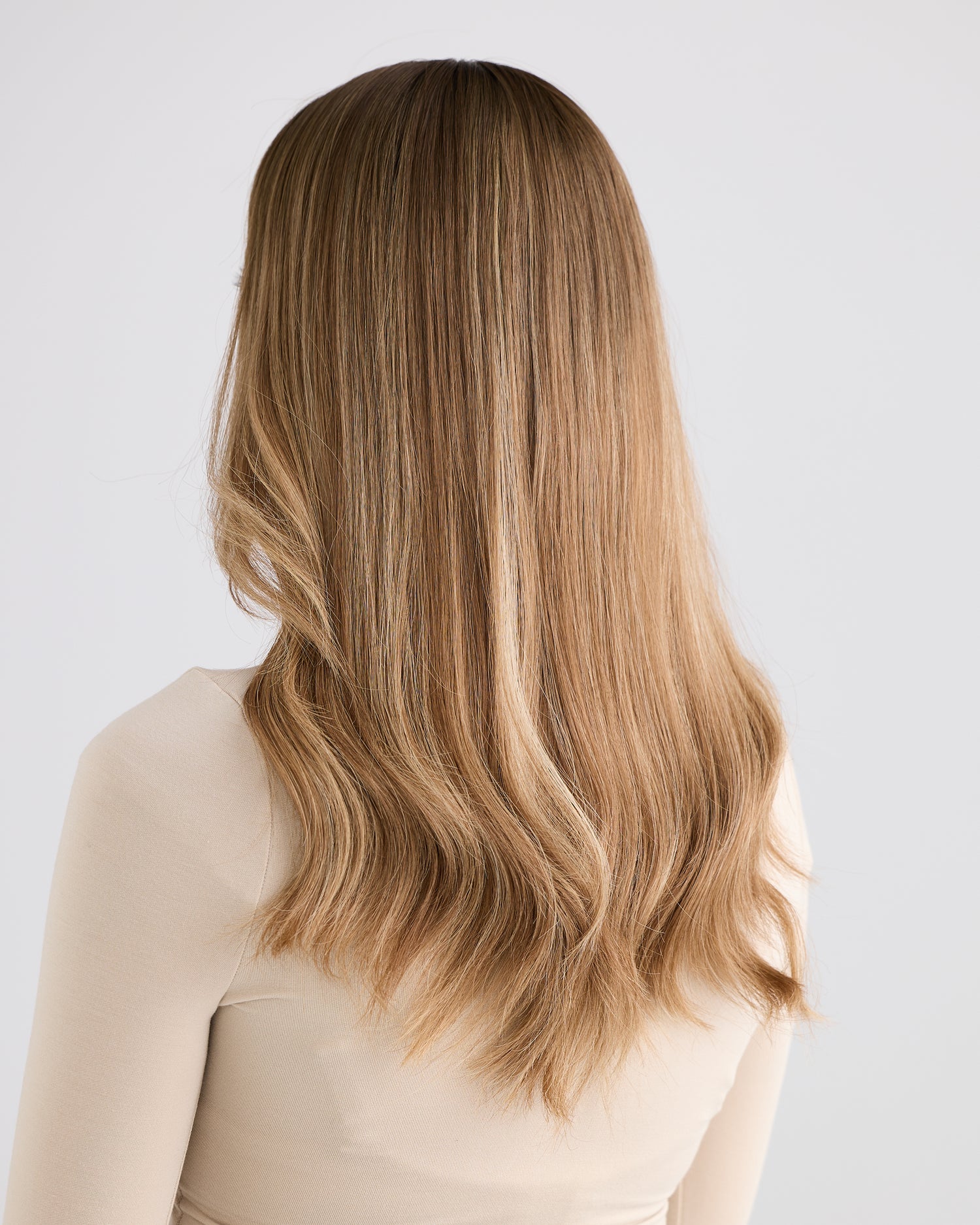 DARK BISCUIT BLONDE // GAME CHANGER WIG // 20 INCHES // S CAP