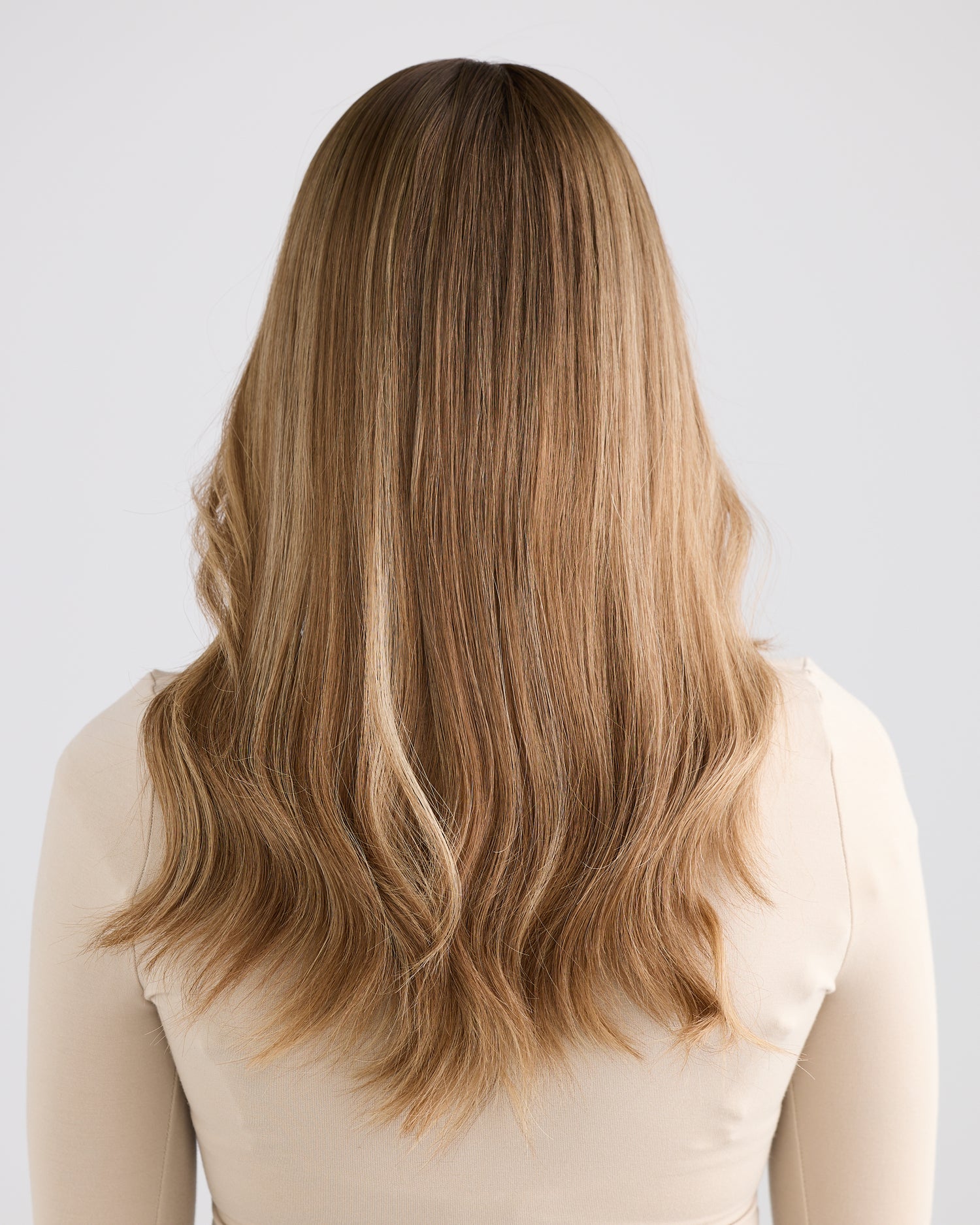 DARK BISCUIT BLONDE // GAME CHANGER WIG // 20 INCHES // S CAP