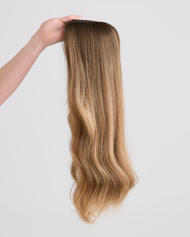 DARK BISCUIT BLONDE // GAME CHANGER WIG // 20 INCHES // S CAP