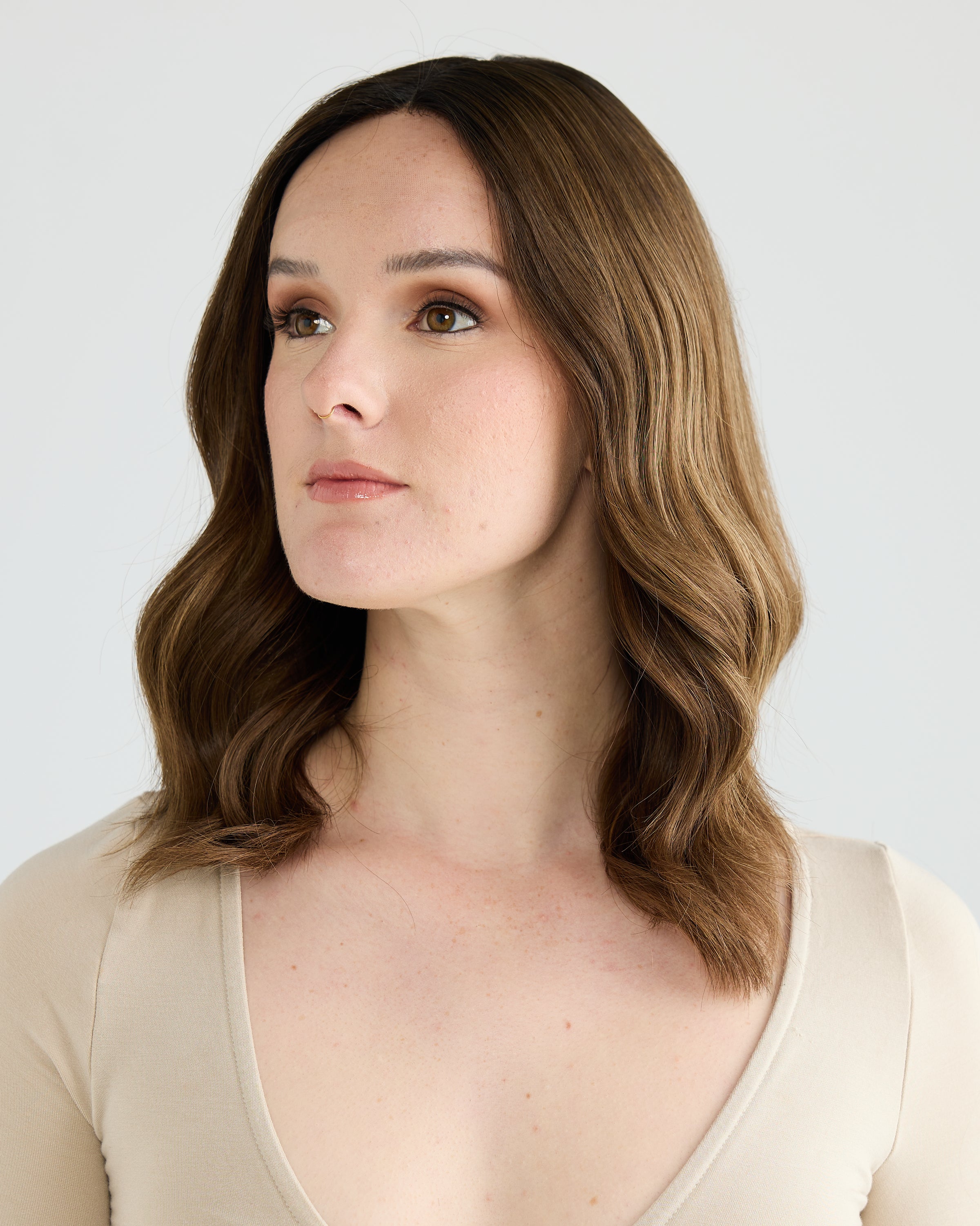 MEDIUM HIGHLIGHTED BRUNETTE // GAME CHANGER WIG // 16 INCHES // M CAP