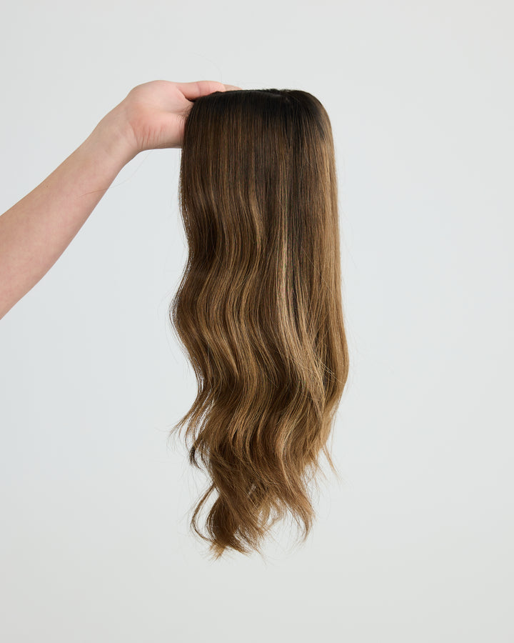 MEDIUM HIGHLIGHTED BRUNETTE // GAME CHANGER WIG // 16 INCHES // M CAP