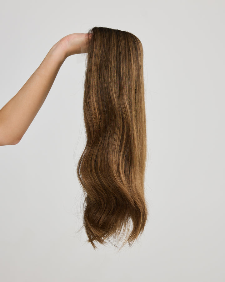 GOLDEN BRUNETTE BALAYAGE // GAME CHANGER WIG // 20 INCHES // M CAP