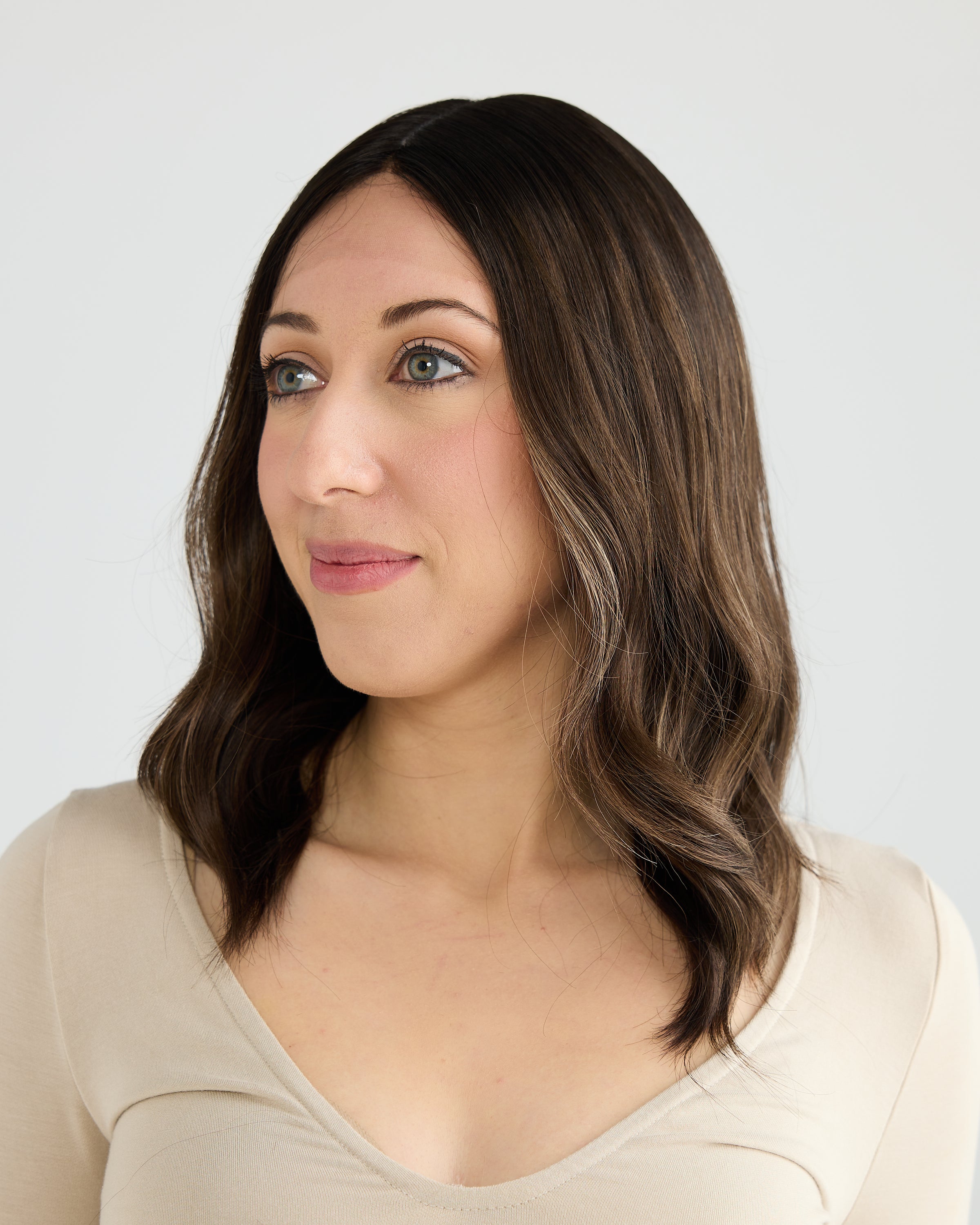 DARK HIGHLIGHTED BRUNETTE // GAME CHANGER WIG // 16 INCHES // M CAP